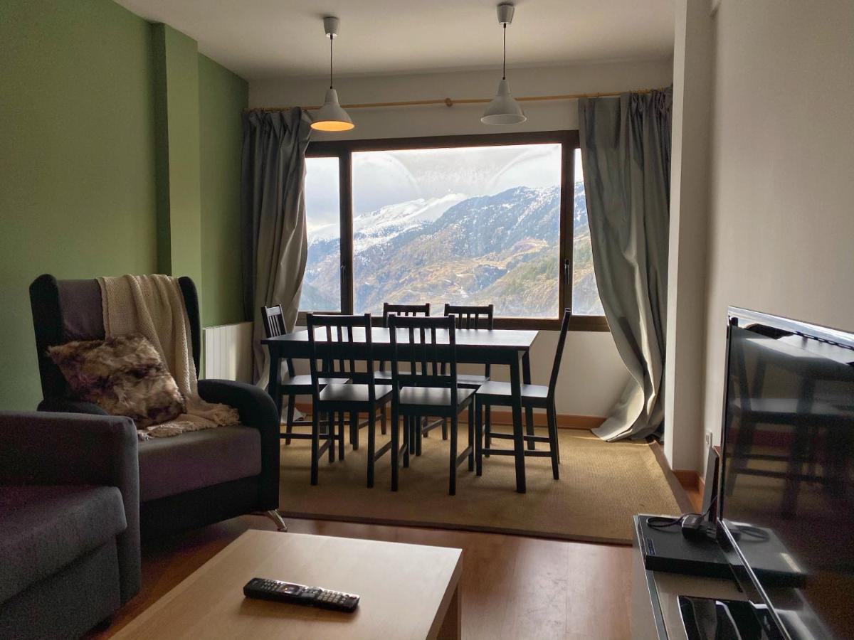 En A Pie De Pistas, Wifi Y Parquin Apartamento *