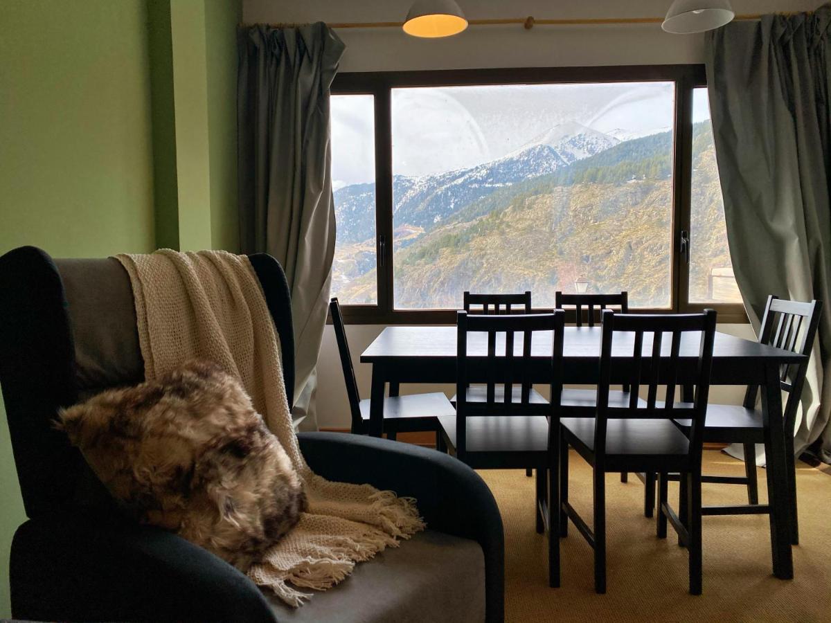 Apartamento En A Pie De Pistas, Wifi Y Parquin *