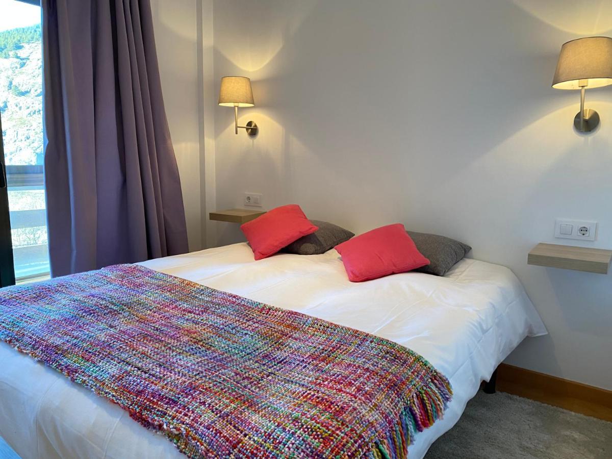 Apartamento En A Pie De Pistas, Wifi Y Parquin *