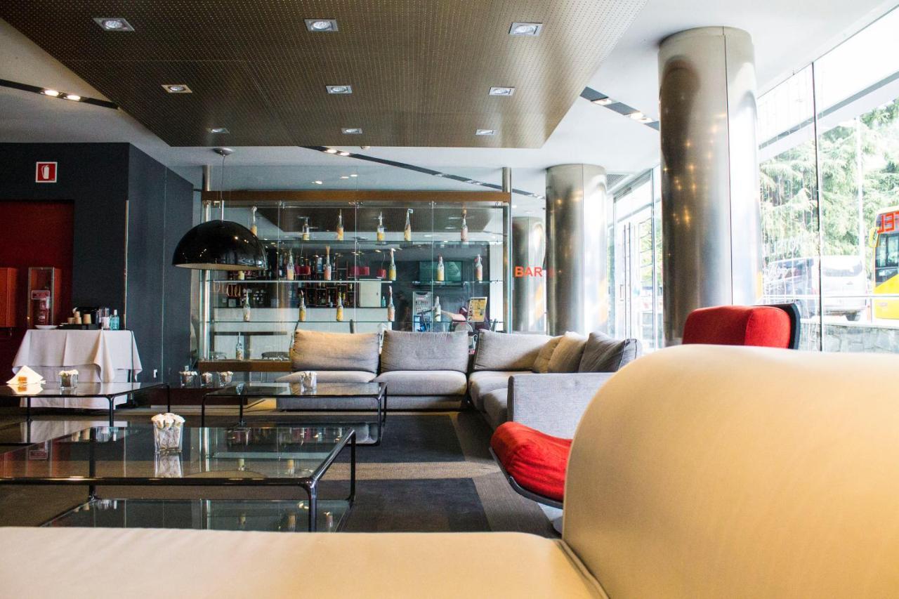 Yomo Mola Park Hotel