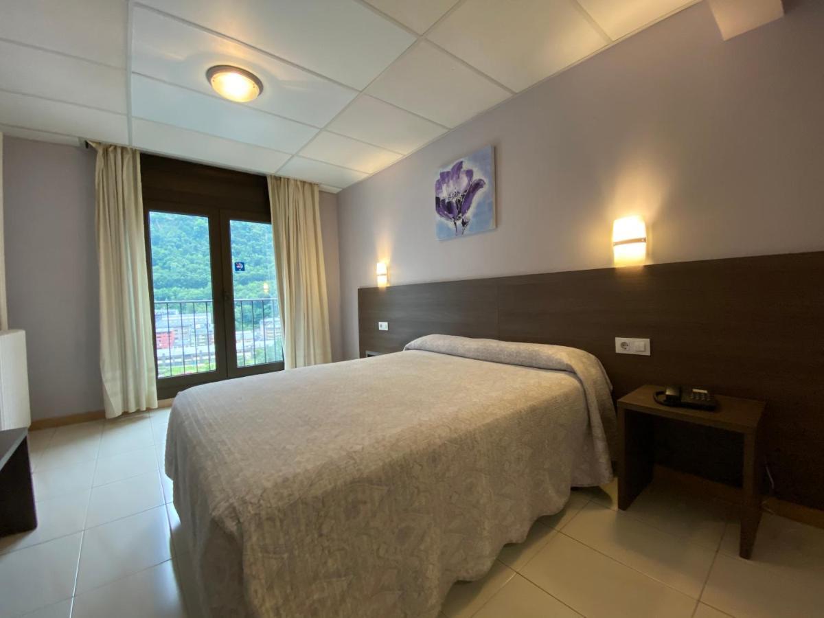 Hotel Somriu M28