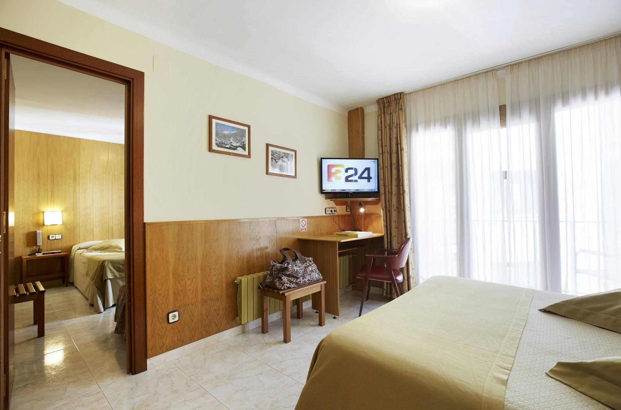 Hotel Univers 3*