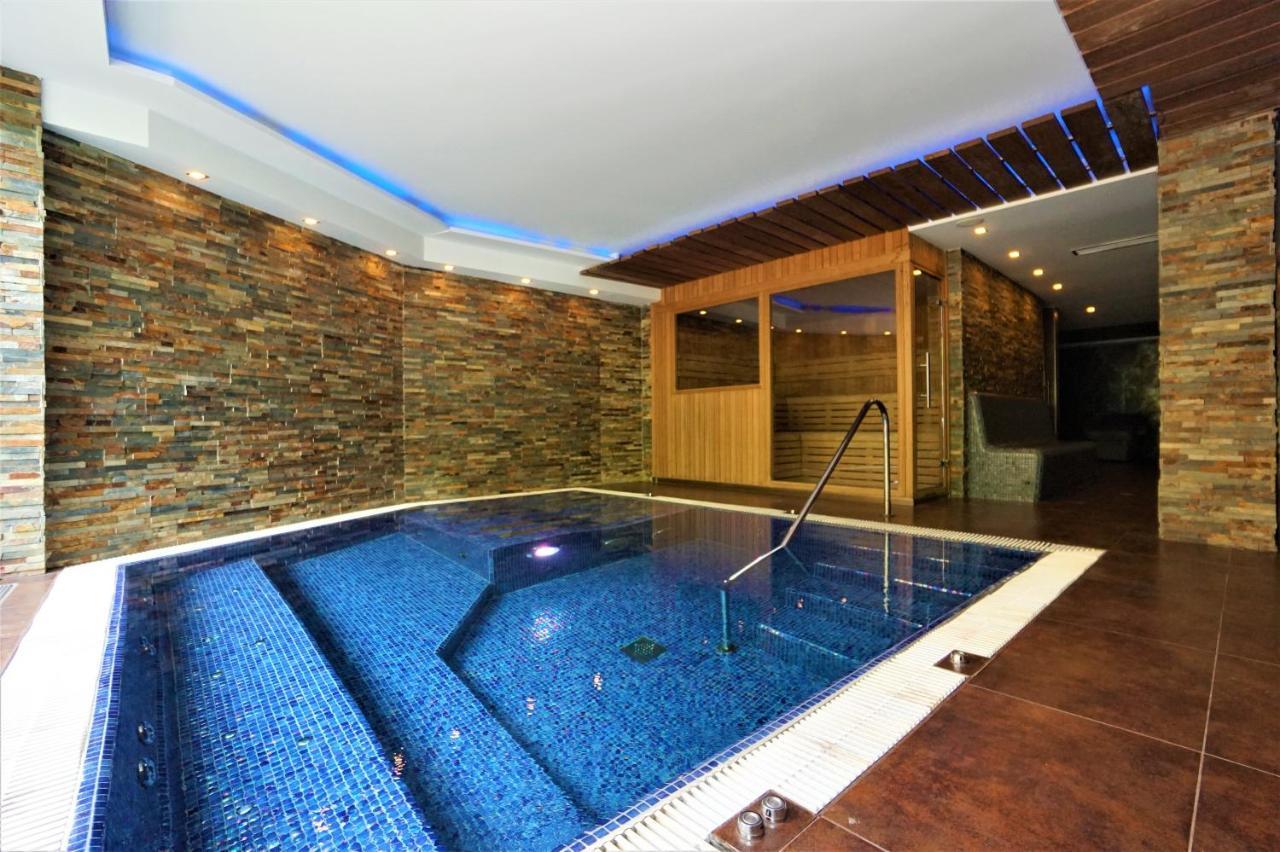 Hotel & Niunit El Serrat