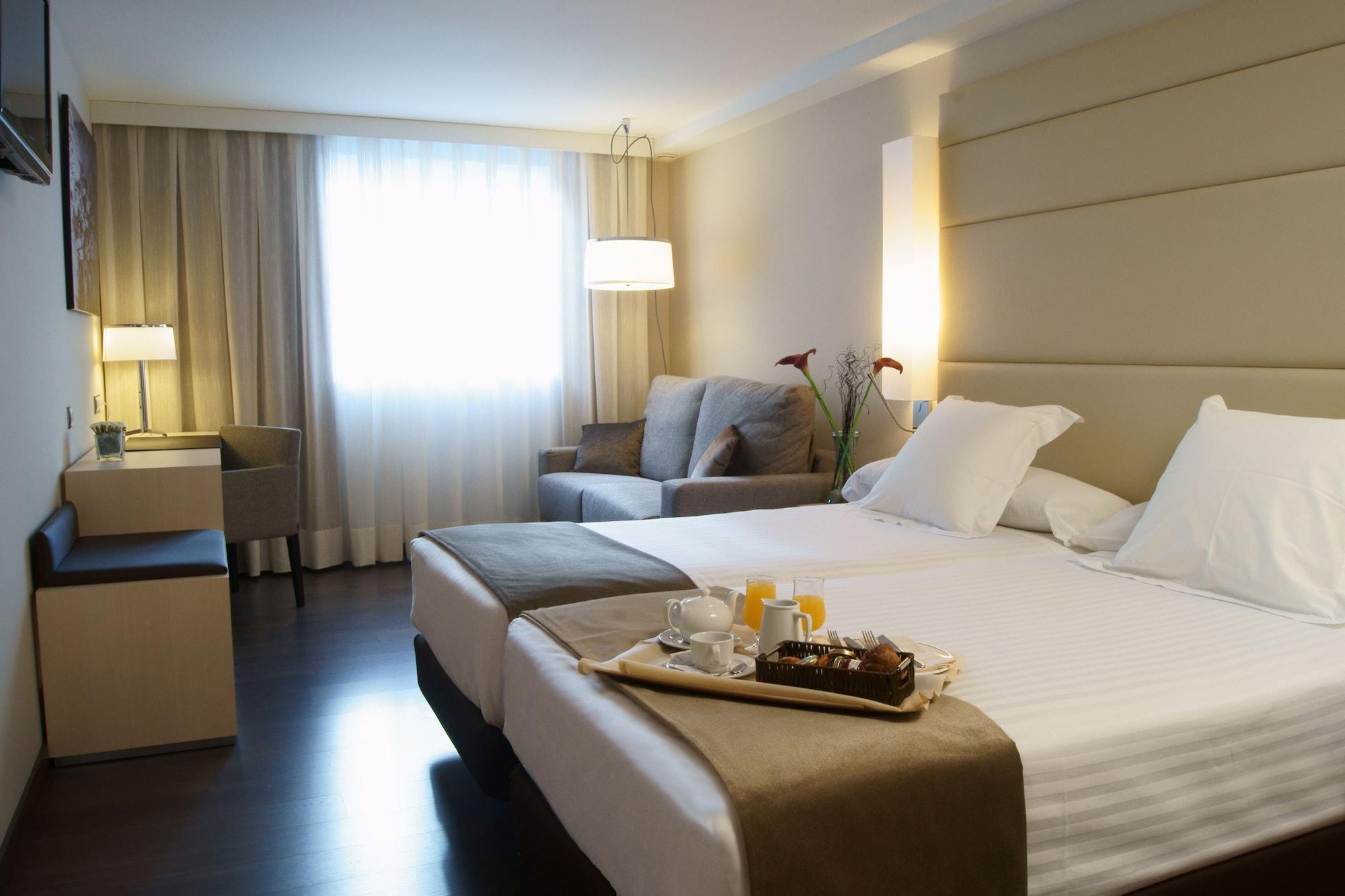 Hotel Yomo Mola Park