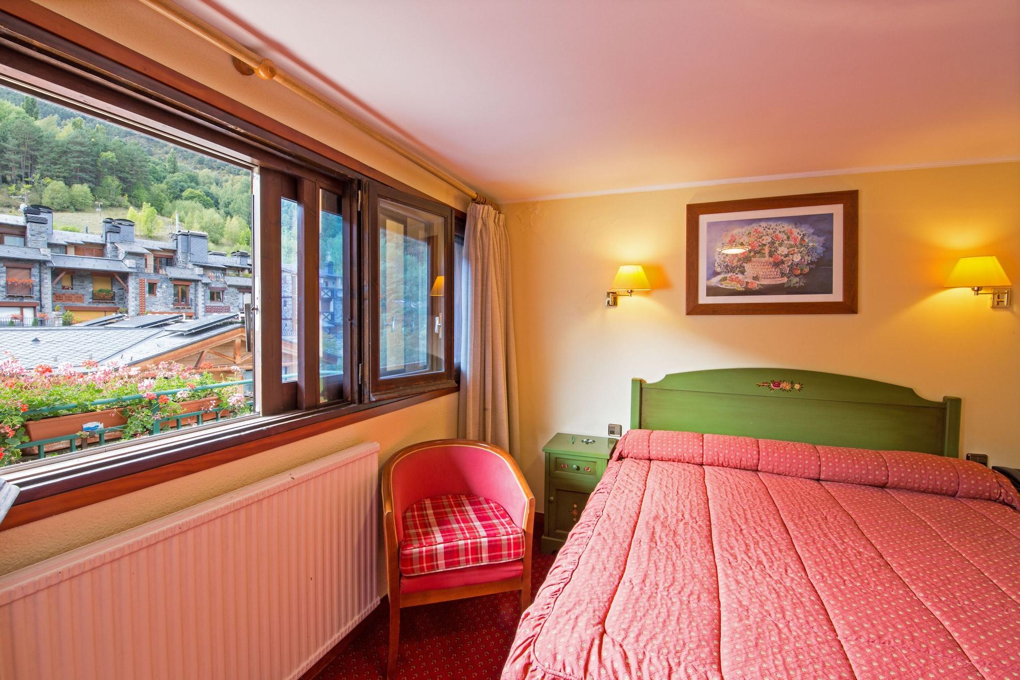 Hotel Rutllan & 4*
