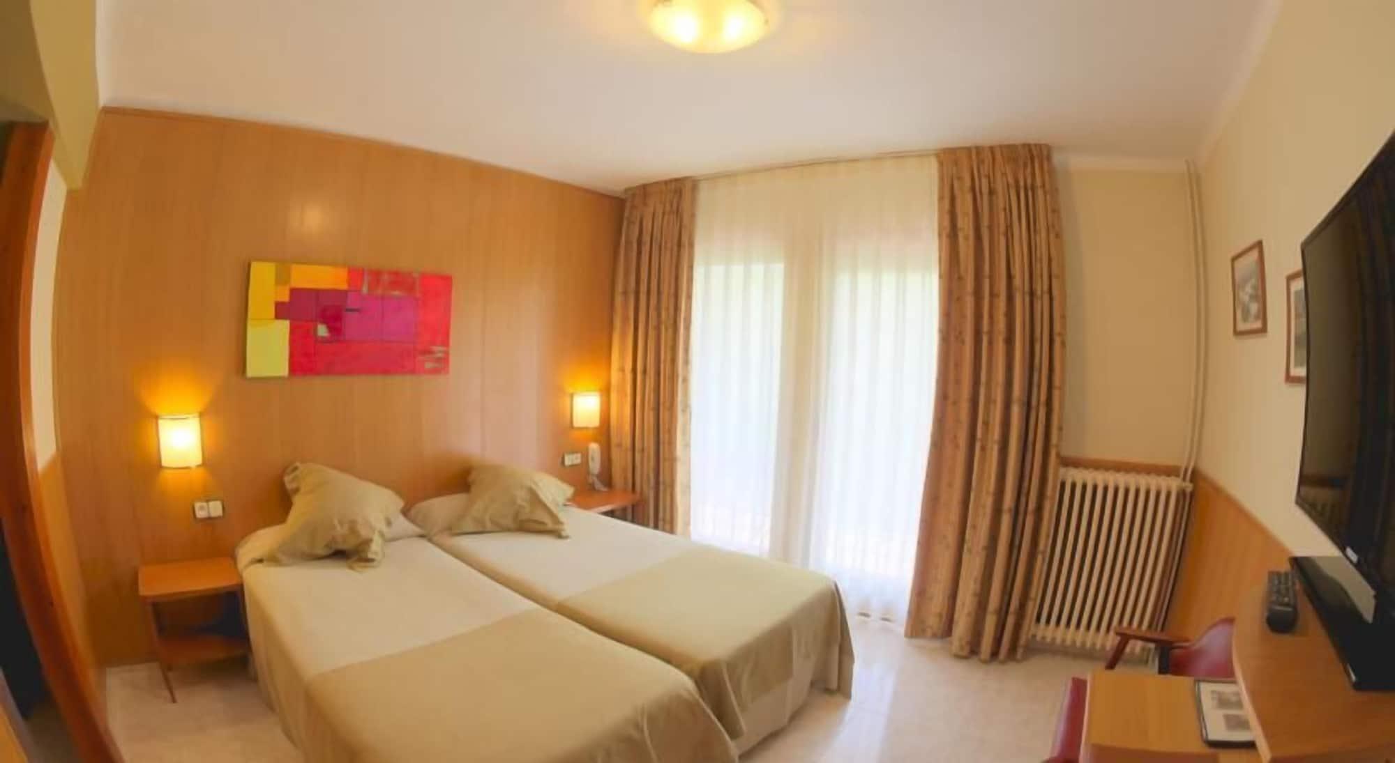 Hotel Univers 3*