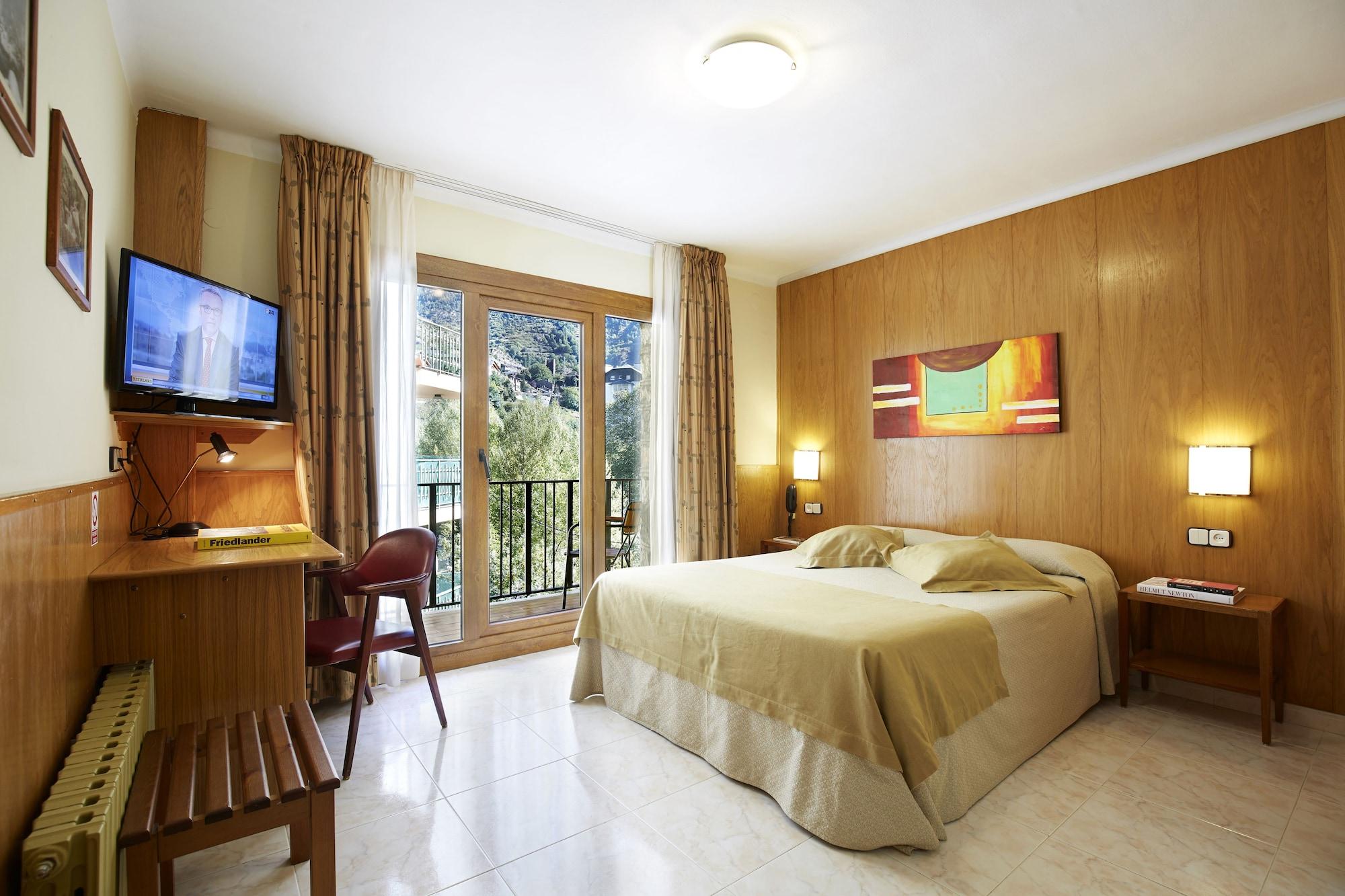 Hotel Univers 3*