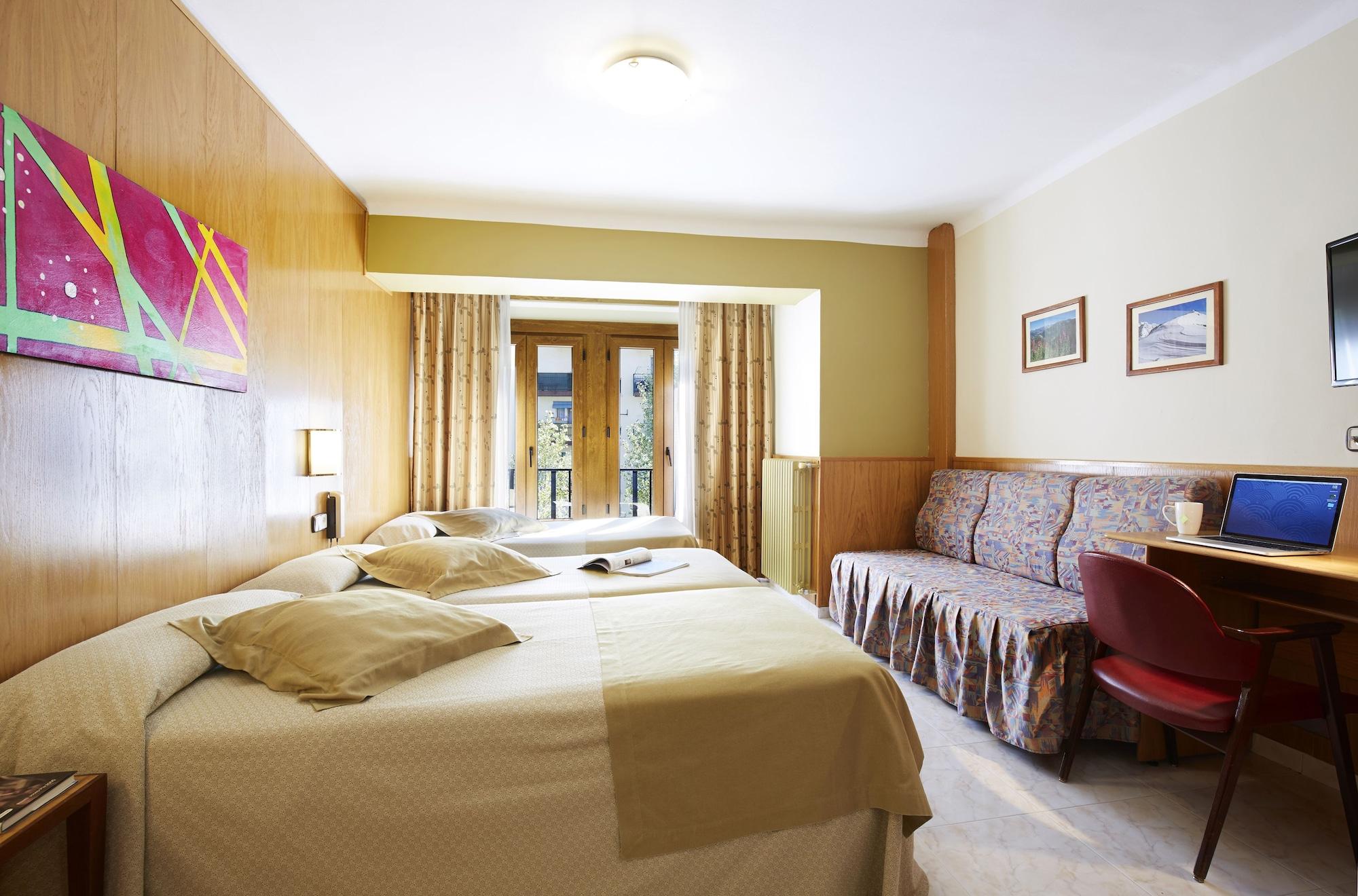 Hotel Univers 3*