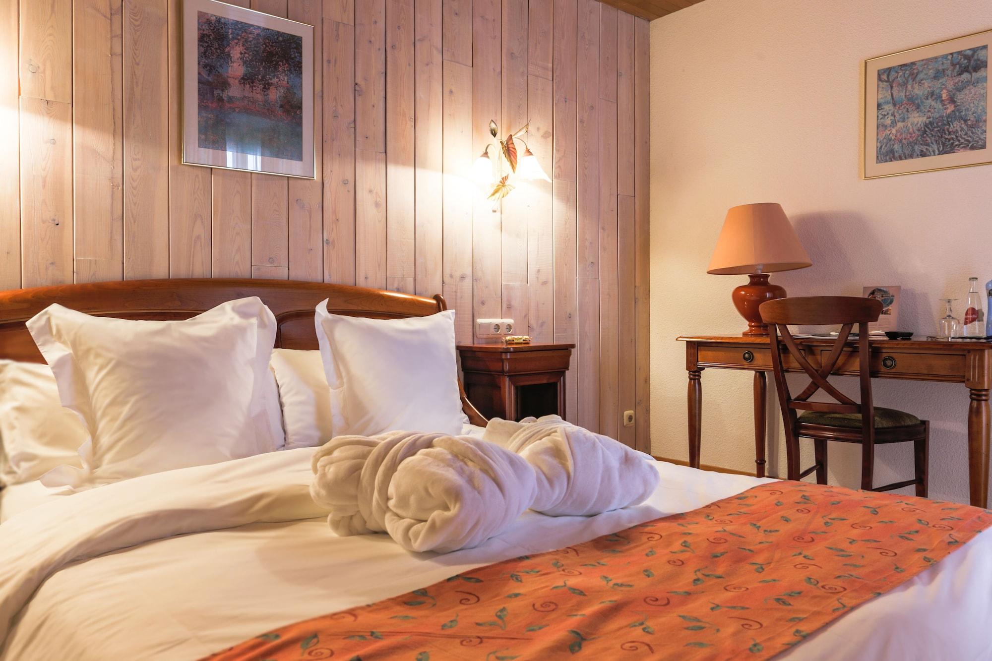 Hotel & Llop Gris 4*