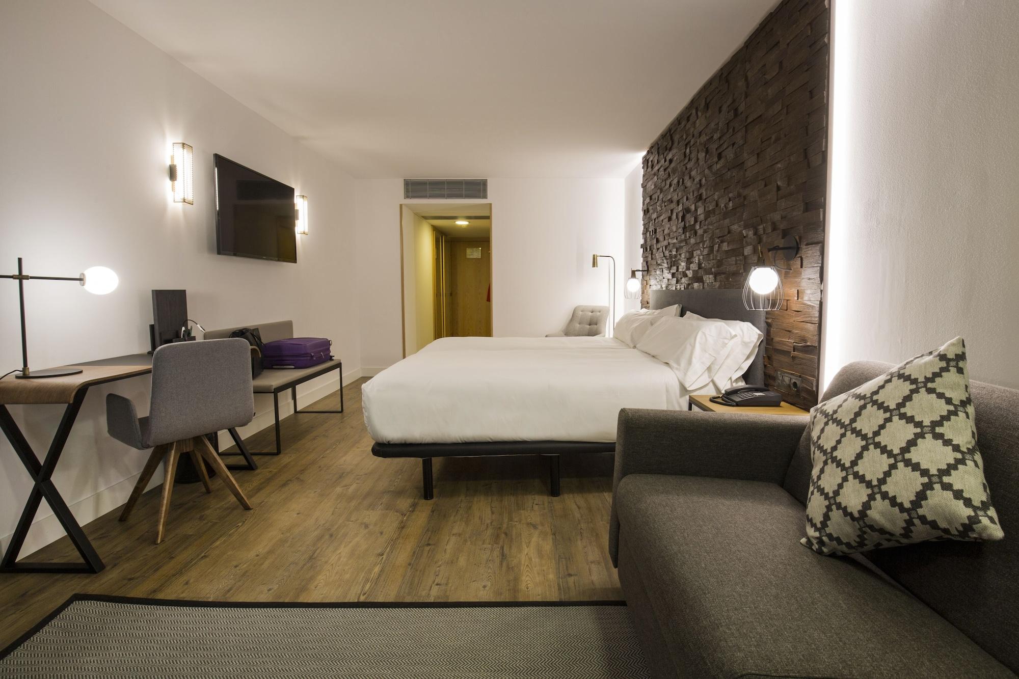 Yomo Centric Hotel 4*