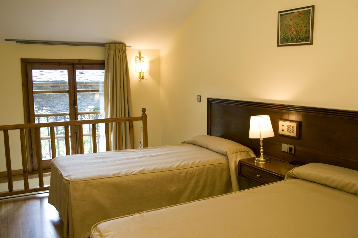 Hotel Santa Barbara De La Vall D'ordino 3*