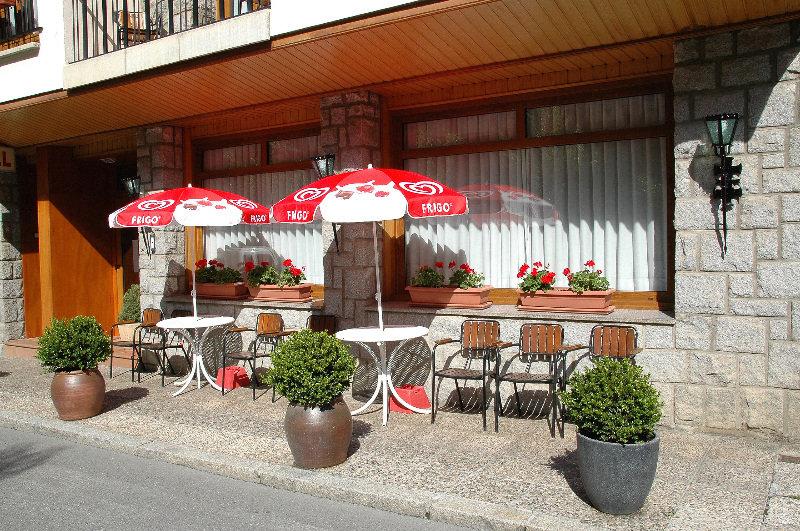 Univers Encamp
