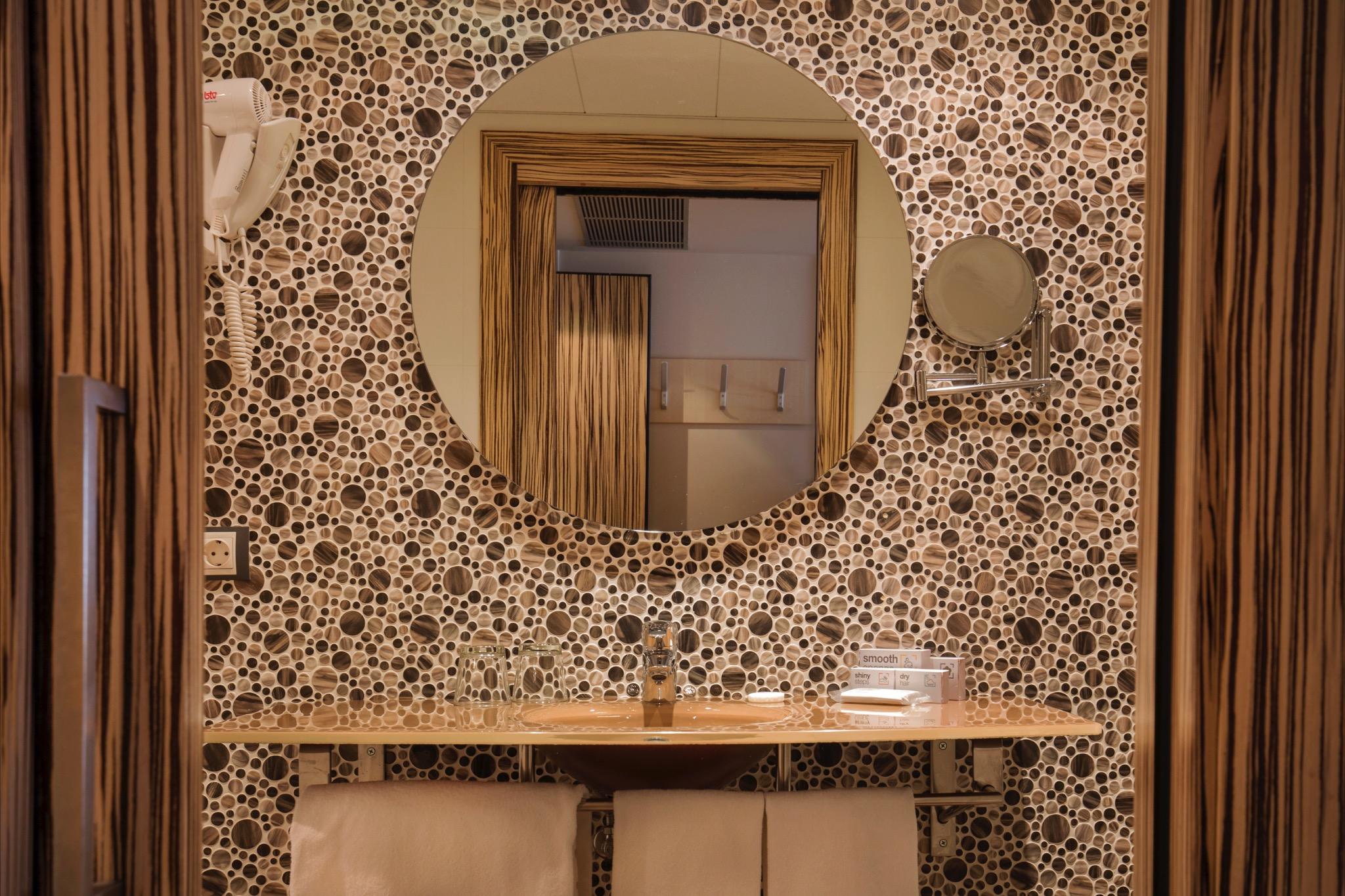 Yomo Mola Park Hotel 4*