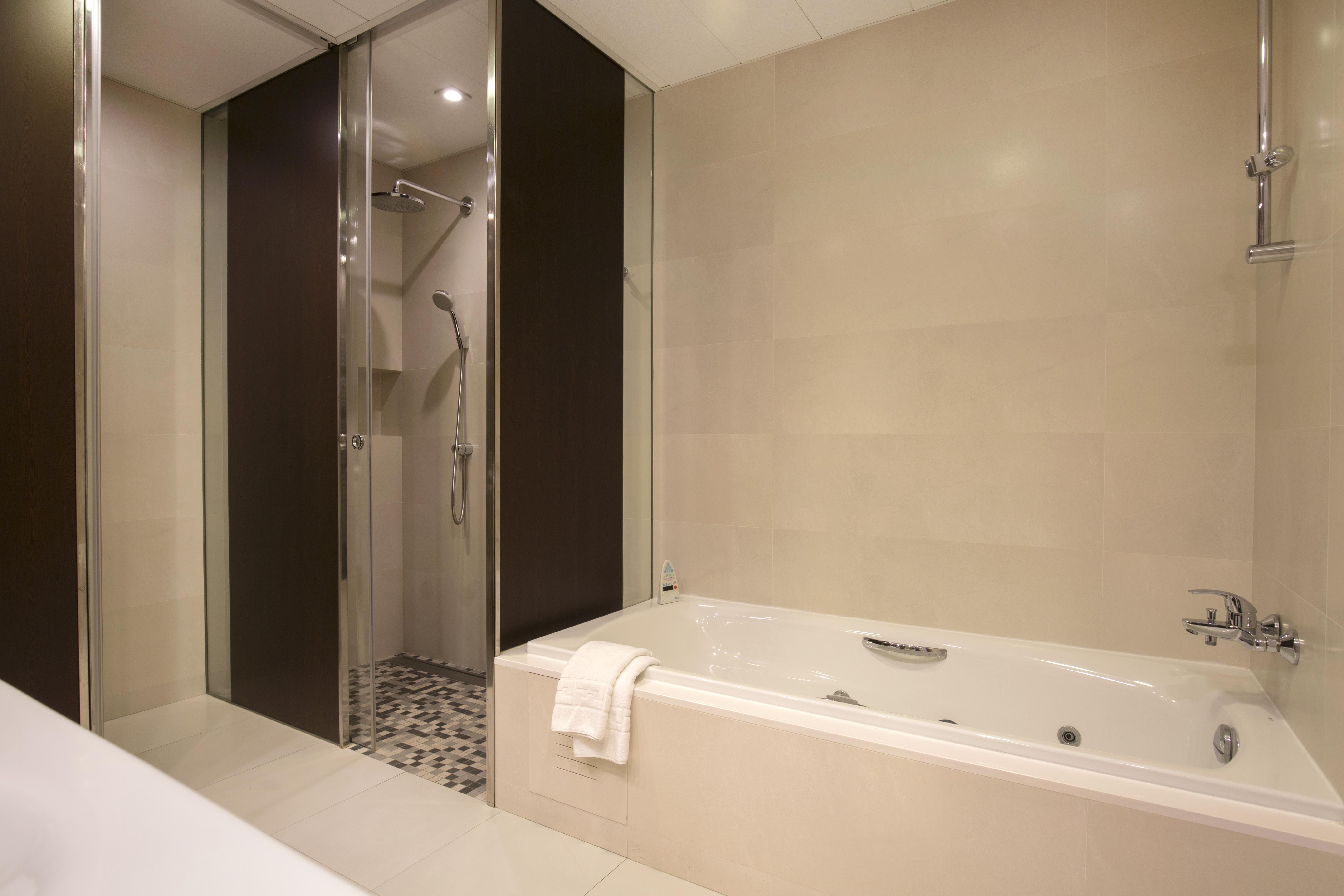 Yomo Mola Park Hotel
