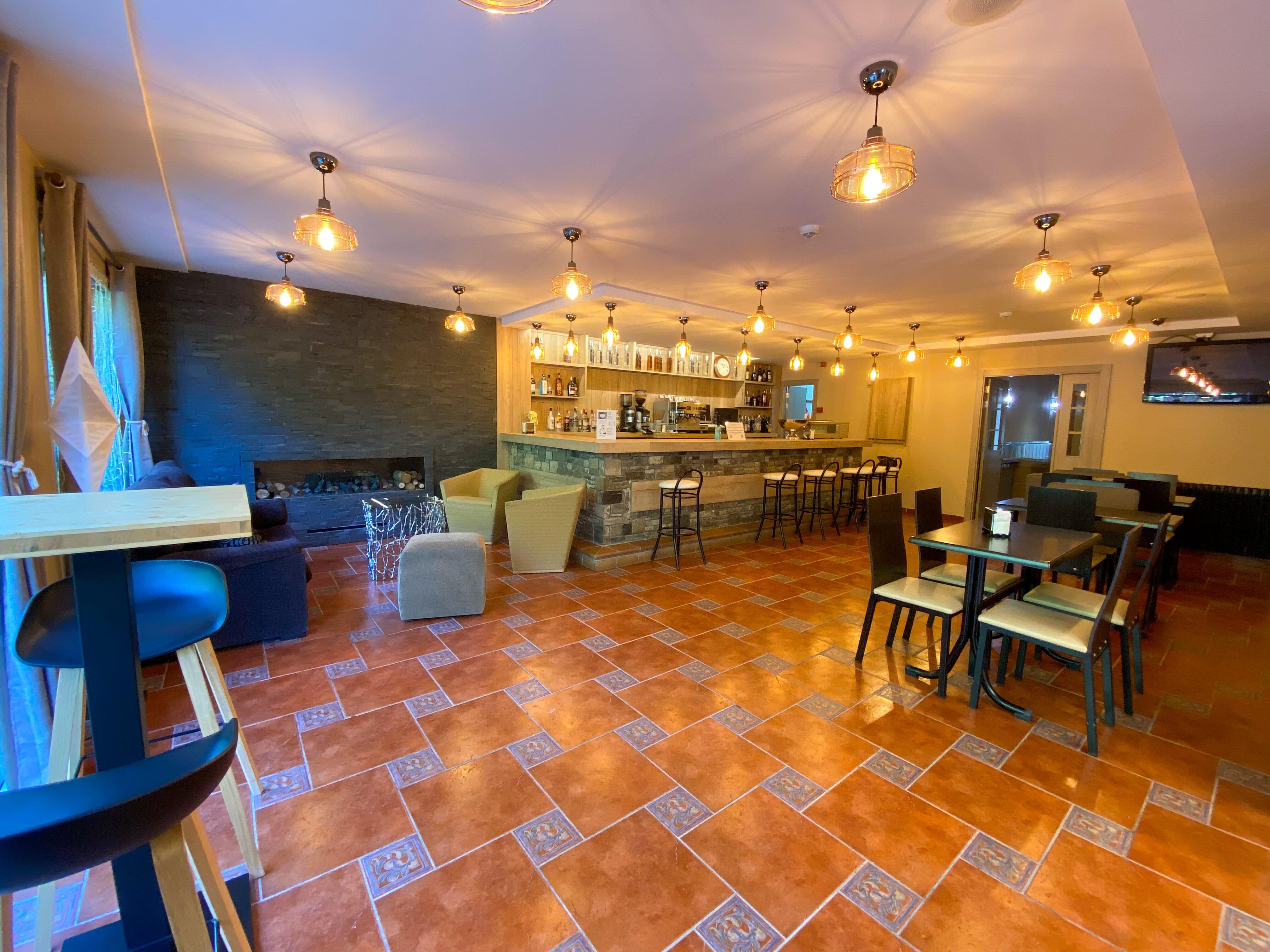 Somriu Vall Hotel 3*