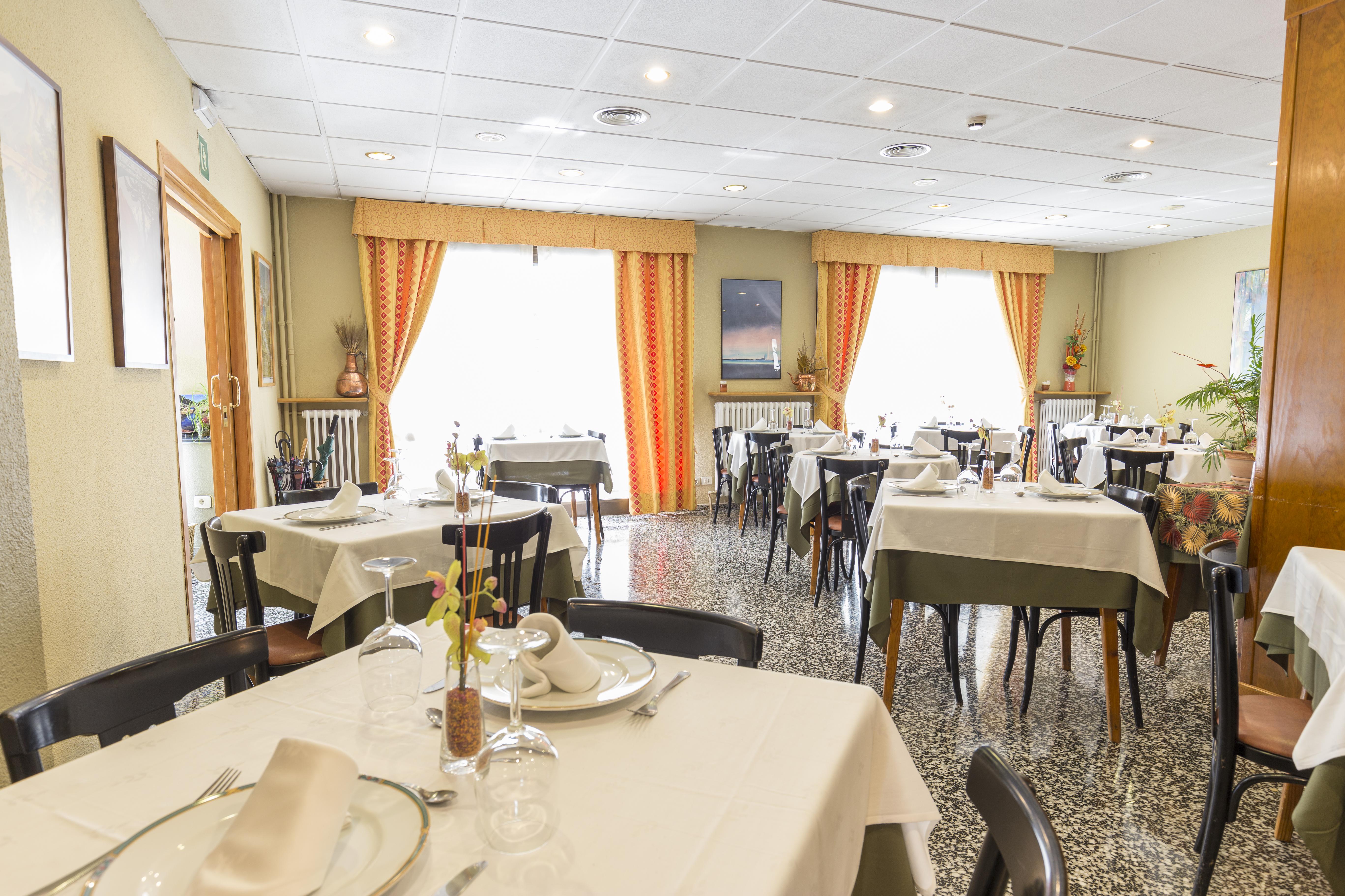 Yomo Petit Paris Hotel