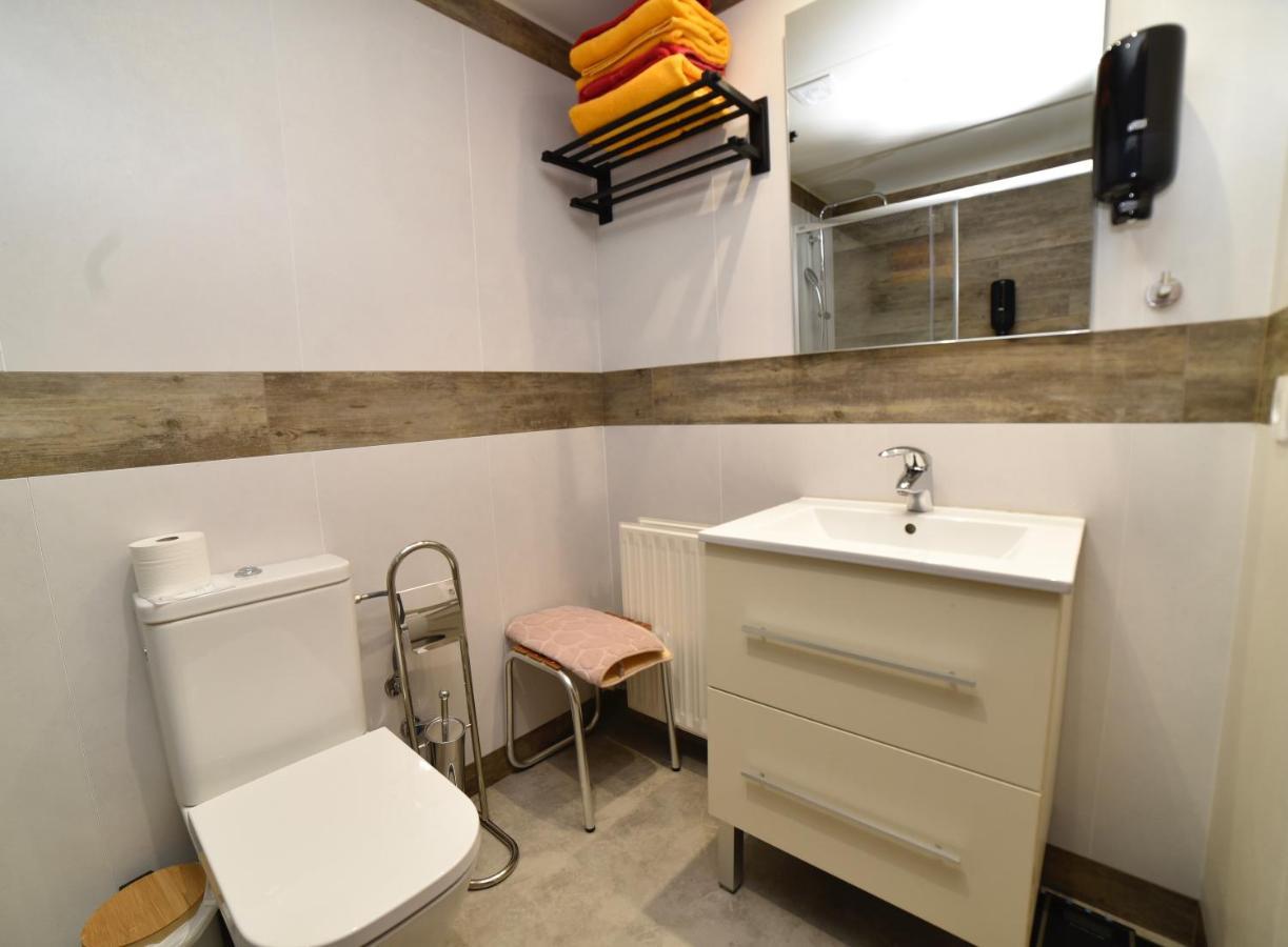 Placer, Naturaleza Y Terraza En Hut-8207 Apartamento