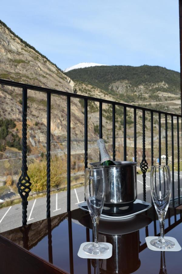 Obaga Blanca & Hotel Canillo