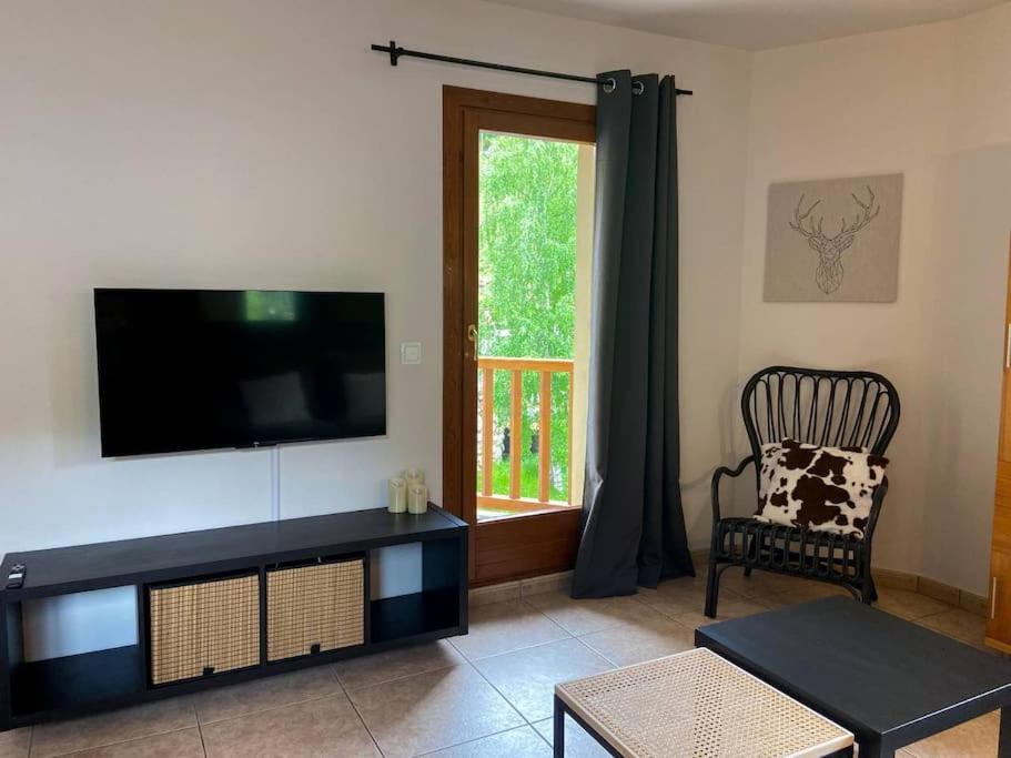 Moderno Y Rustico En Ransol 6pax L By Bonesvacances Apartment