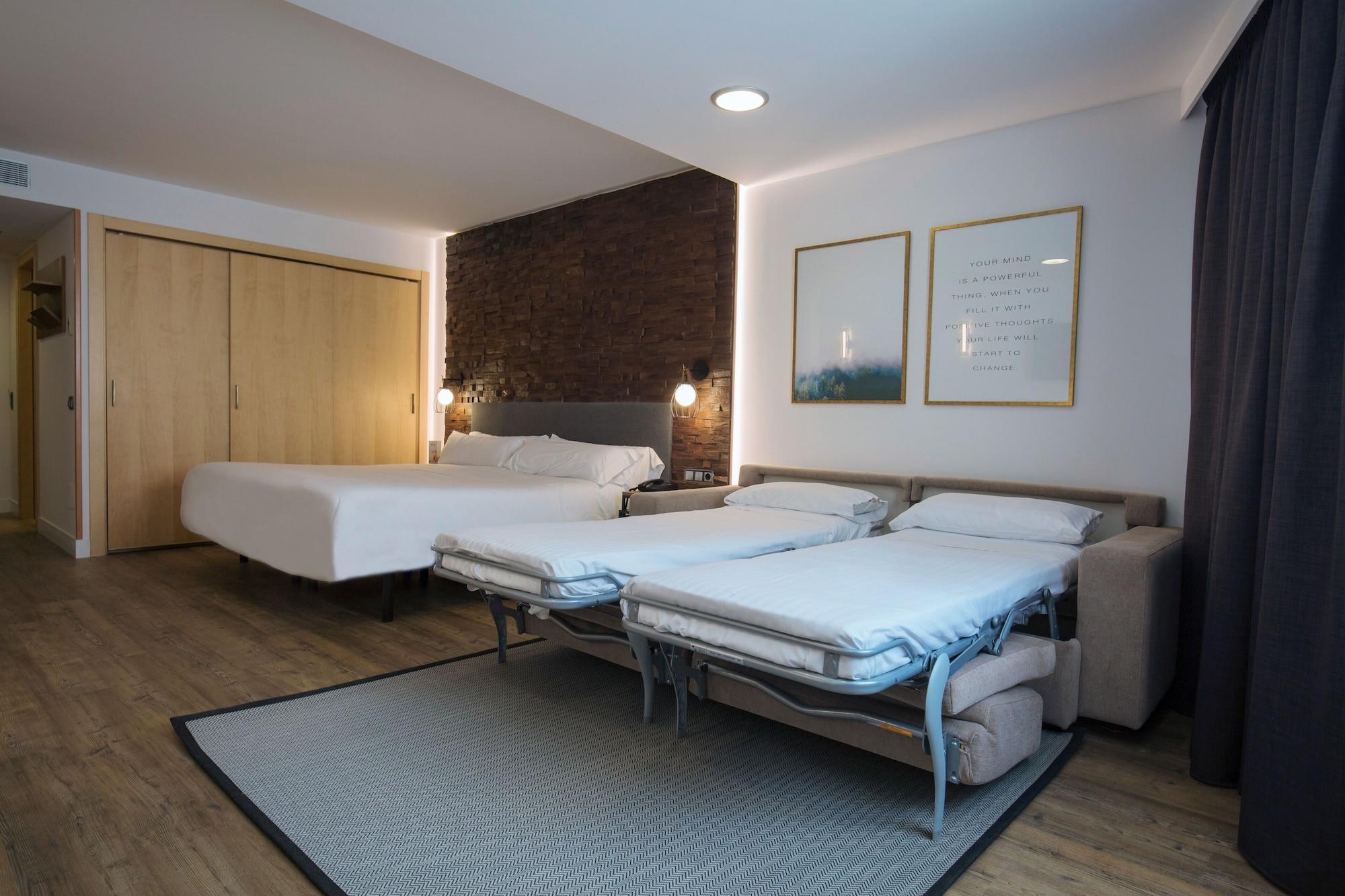 Yomo Centric Hotel