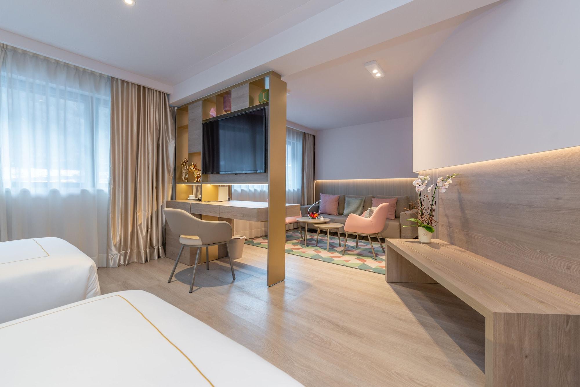Grand Plaza & Wellness Hotel 5*