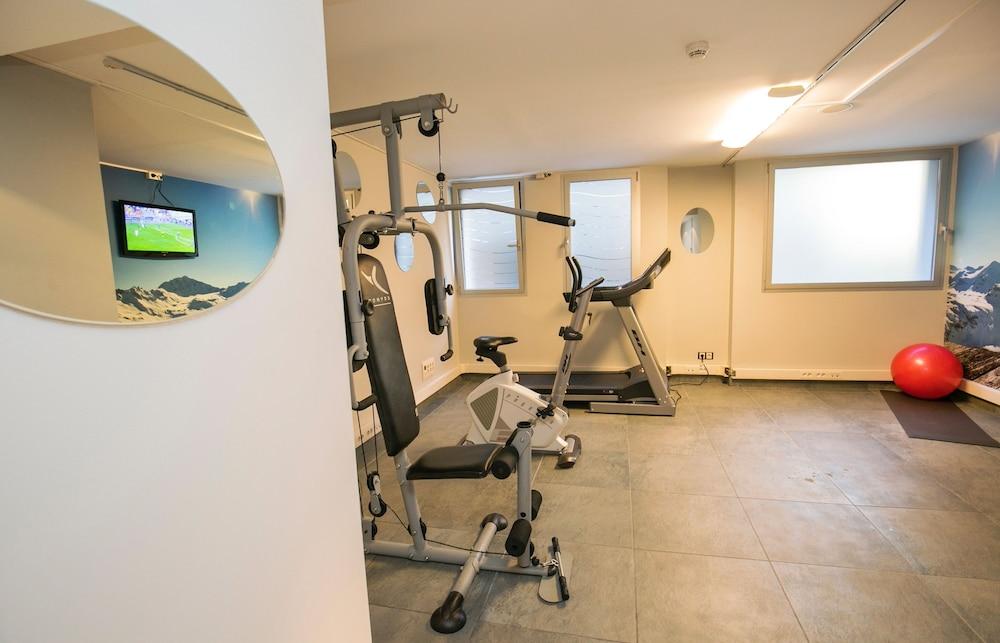 Yomo Mola Park Hotel 4*