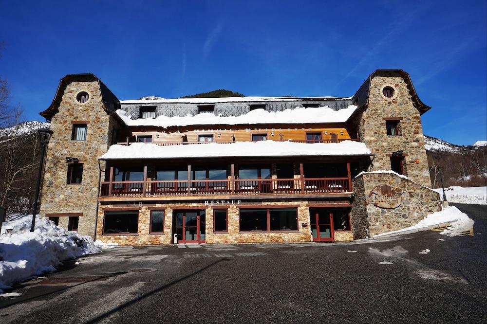 Hotel & Niunit El Serrat