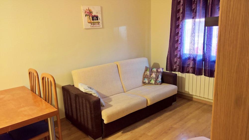 Apartamento Pantebre 3000 *