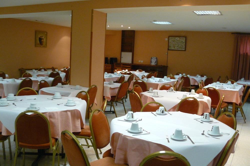 Alfa Hotel 2*