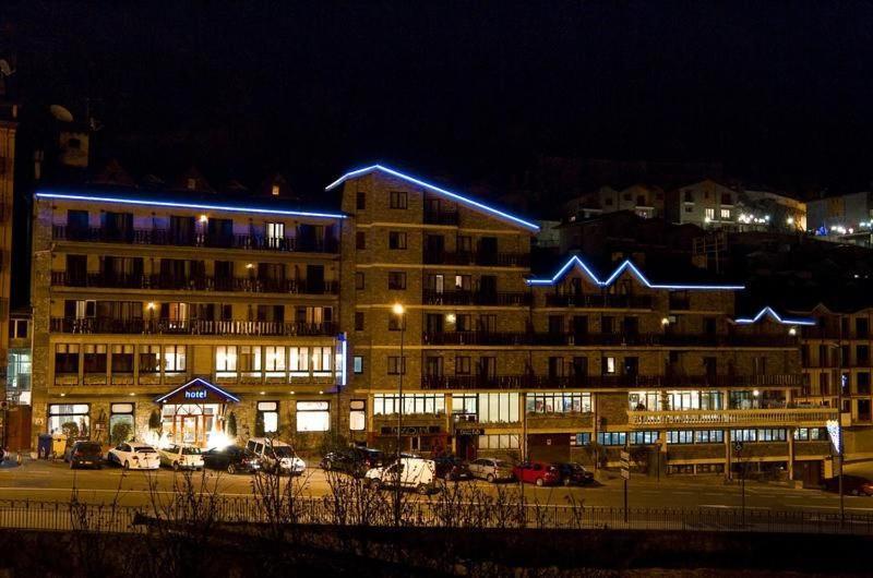Victoria Hotel 3*