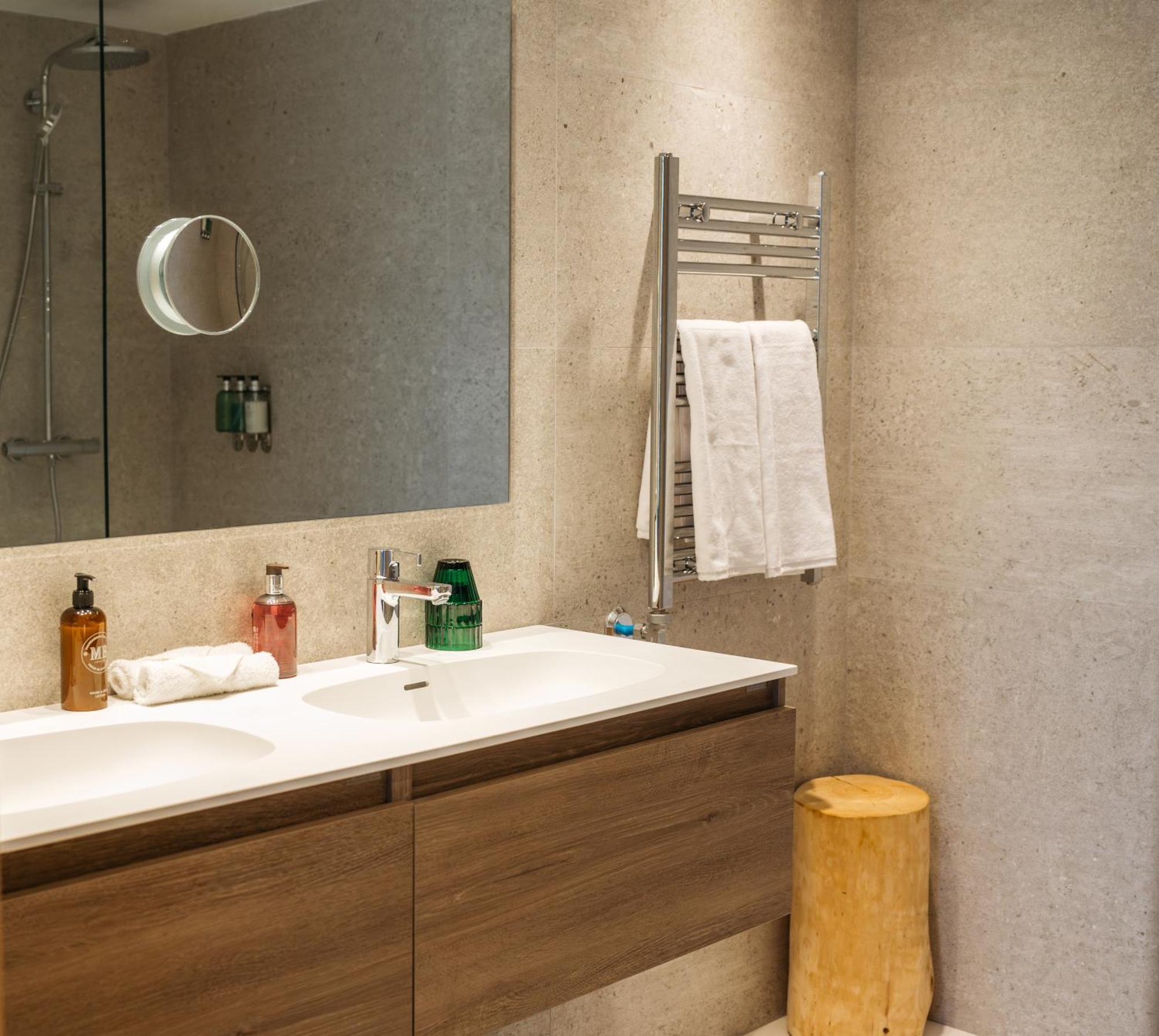 Isard Residences & By Vip Residences Apartamento