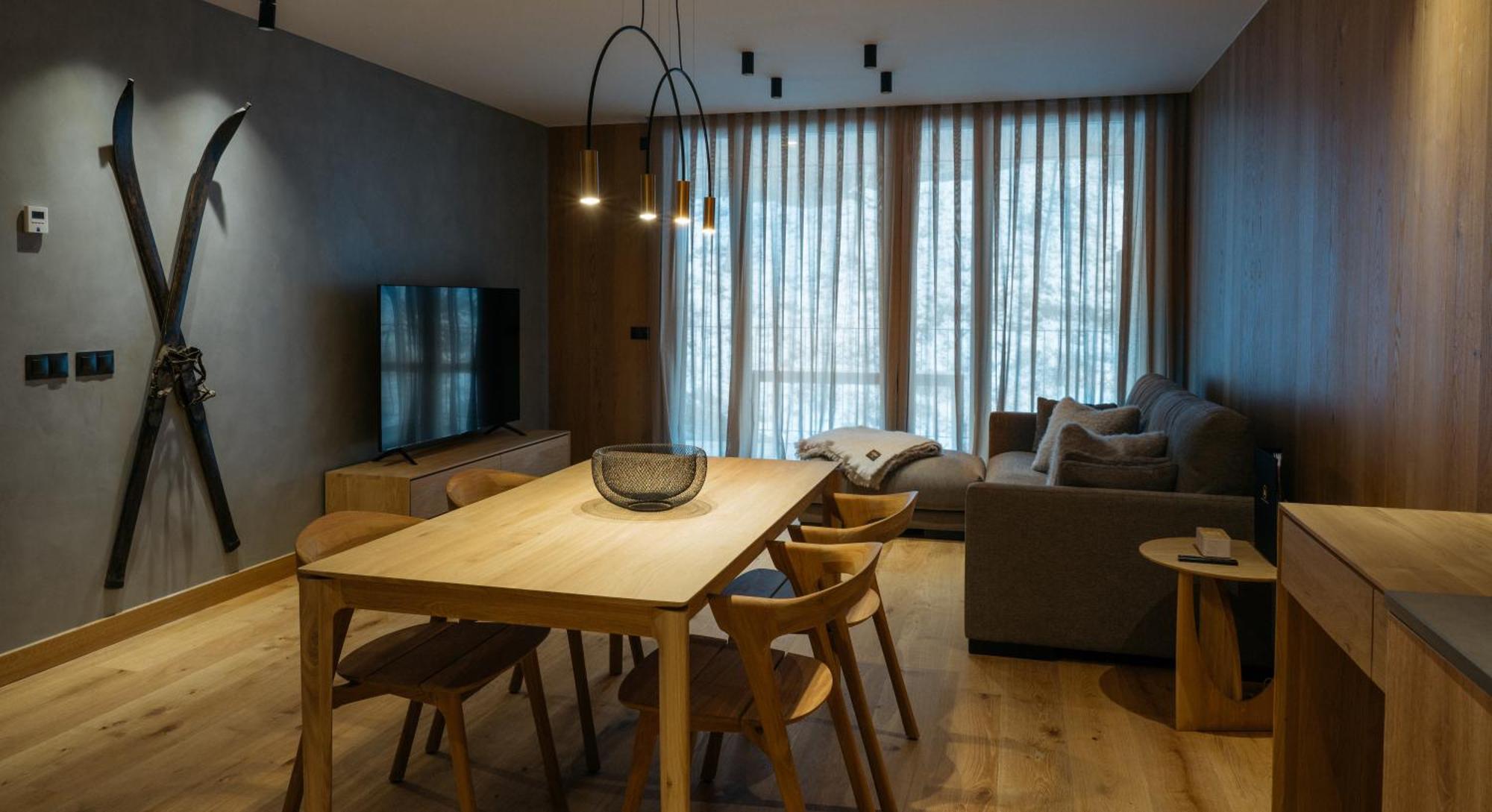 Isard Residences By Leo Apartment