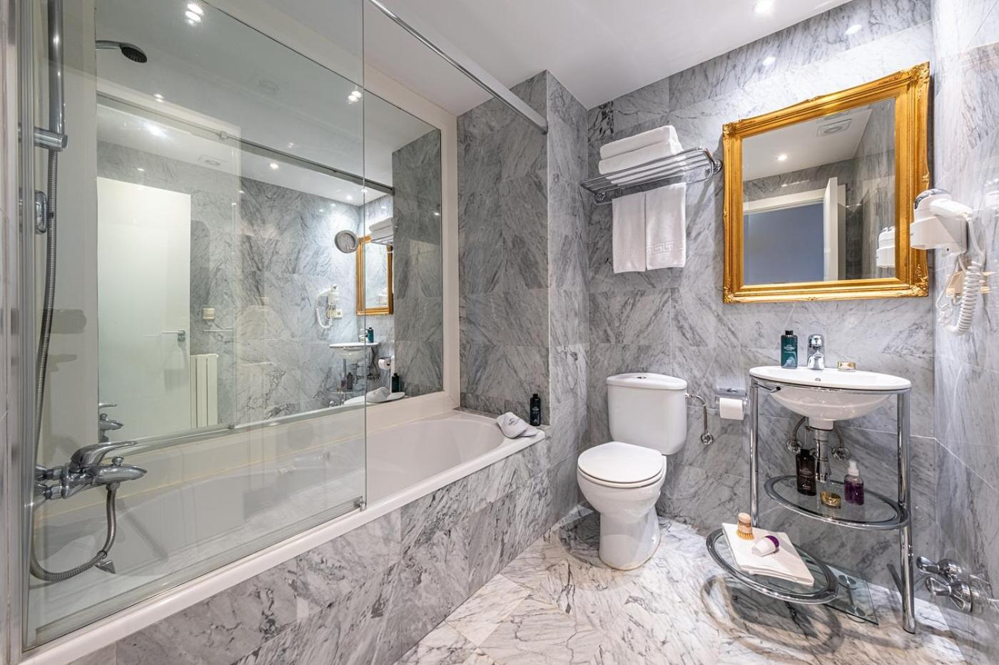 Caribou Hotel 4*