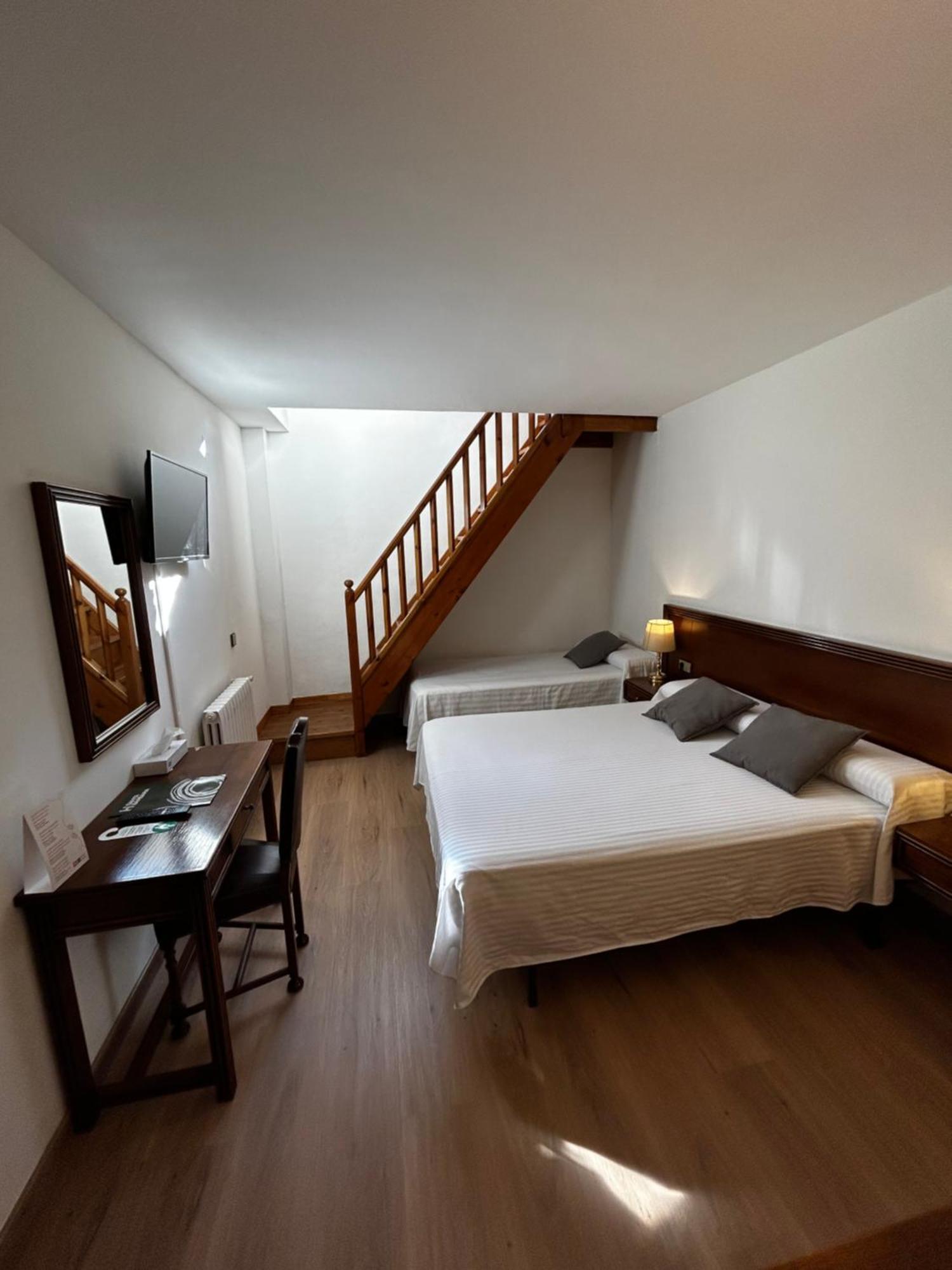 Santa Barbara De La Vall D'ordino Hotel