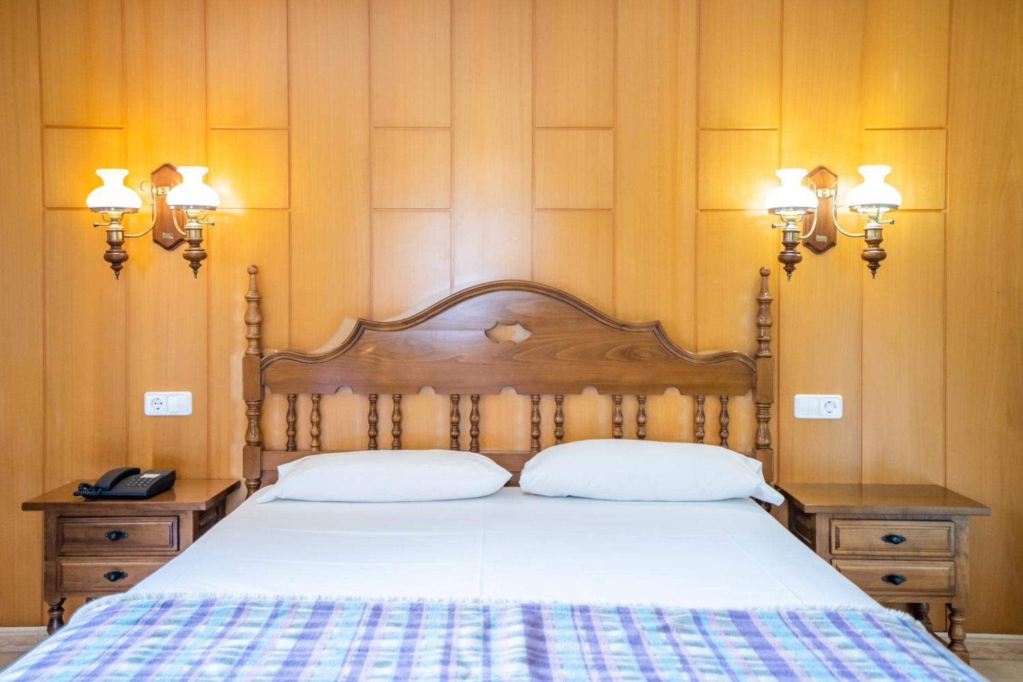 Abba Babot Hotel 3*
