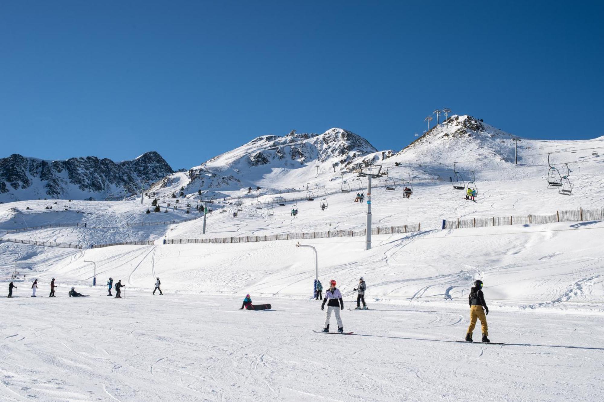 Pierre & Andorra Sunari Peretol Apartament
