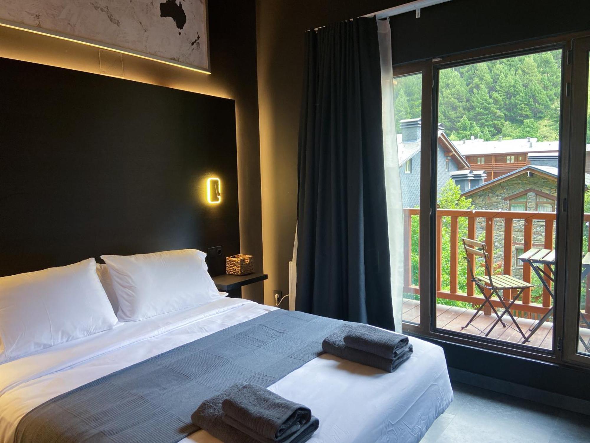 Apartment Modern Black Penthouse En Valle De Incles - Parking Gratis L By Bonesvacances *