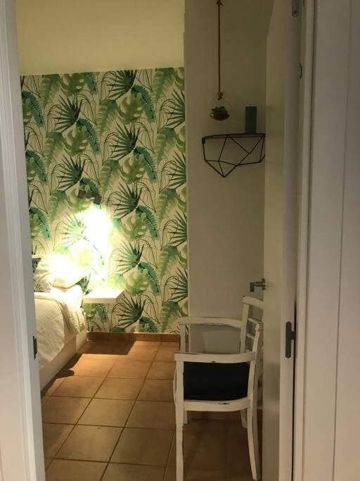 Wifi-parquing Free-terraza Hut 5213 *