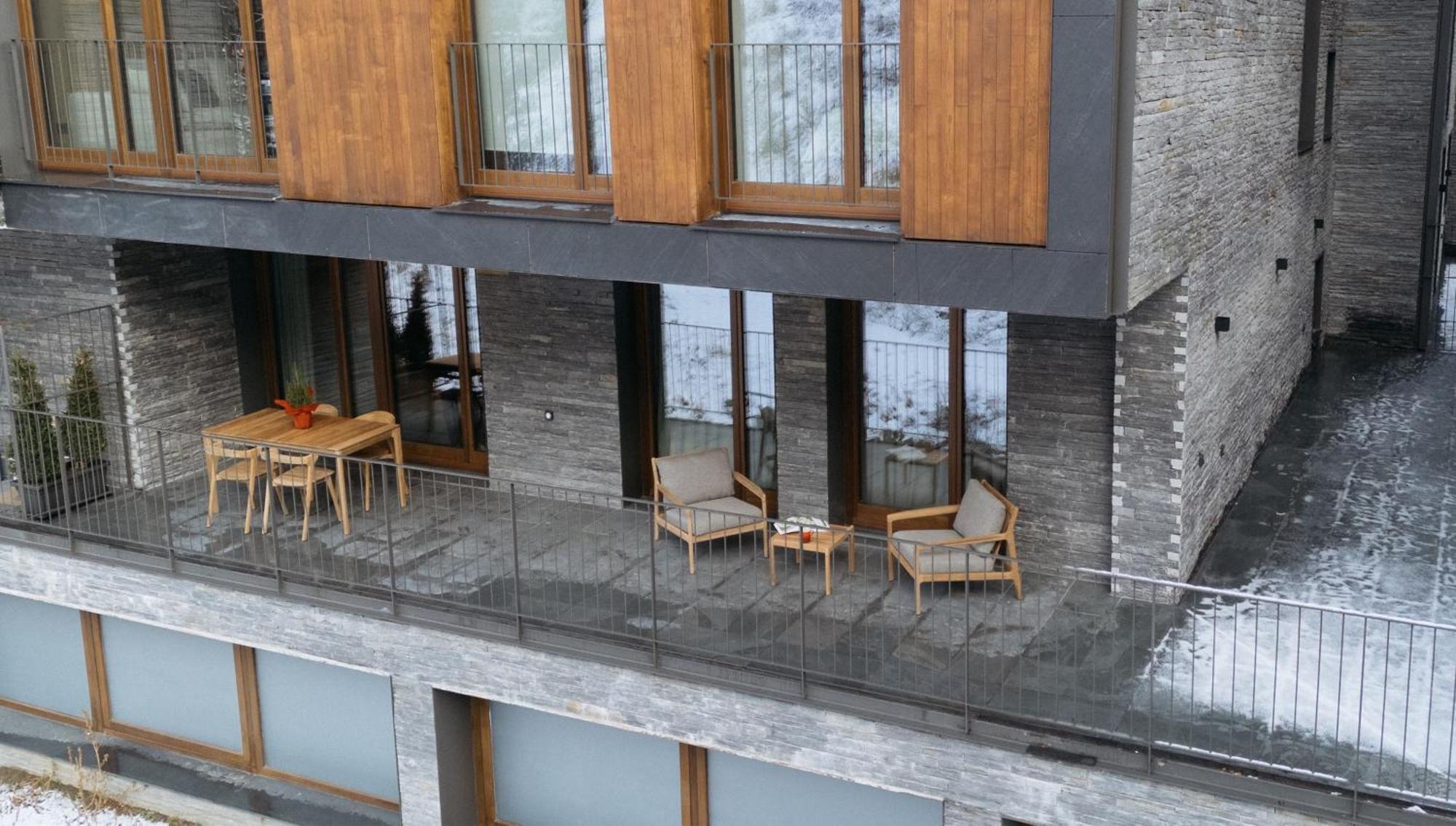 Apartment Isard Residences By Leo
