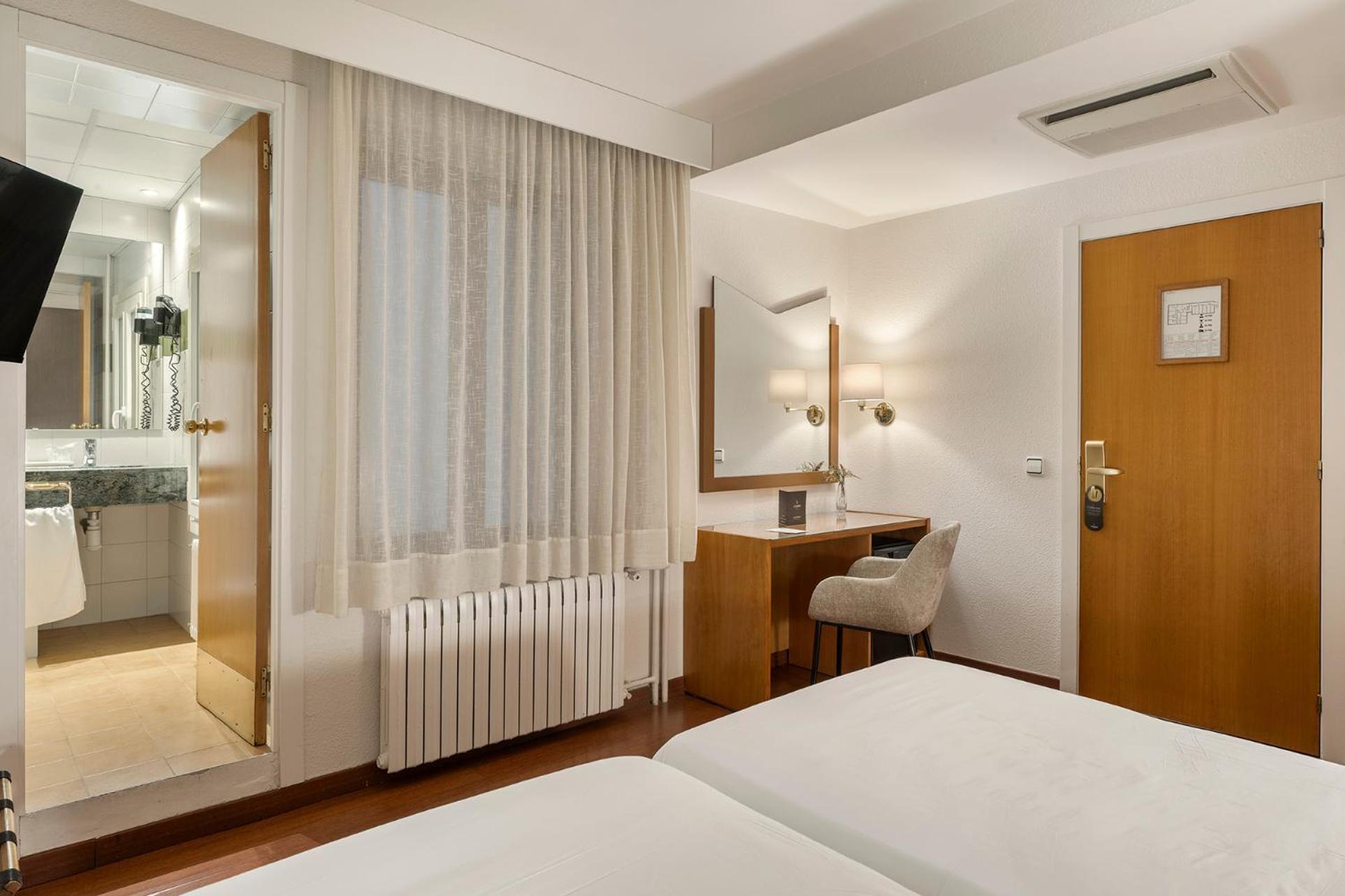 Hotel De L'isard Andorra la Vieja