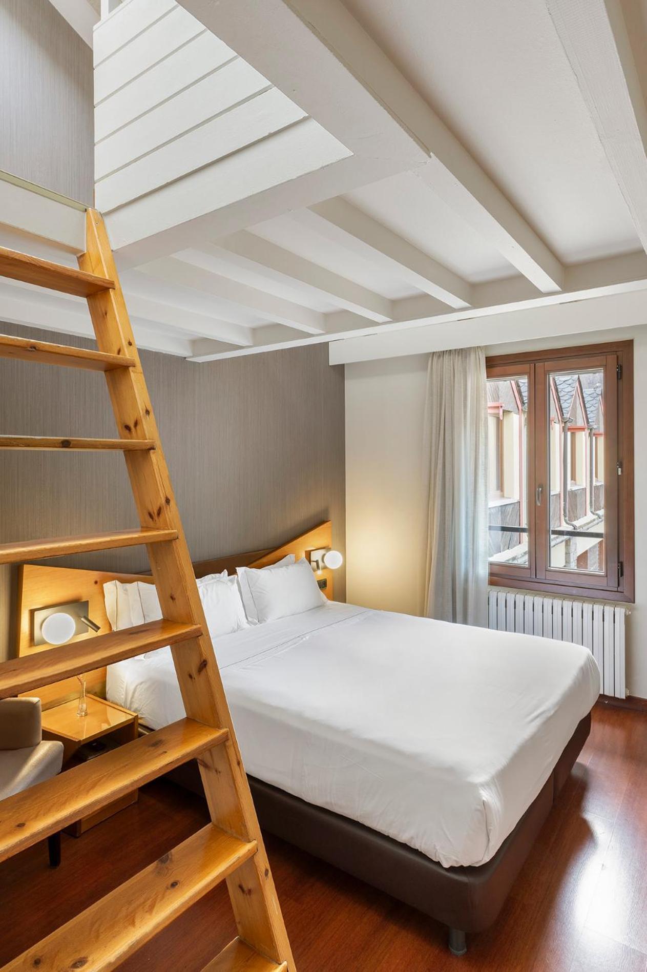 Hotel De L'isard Andorra la Vieja