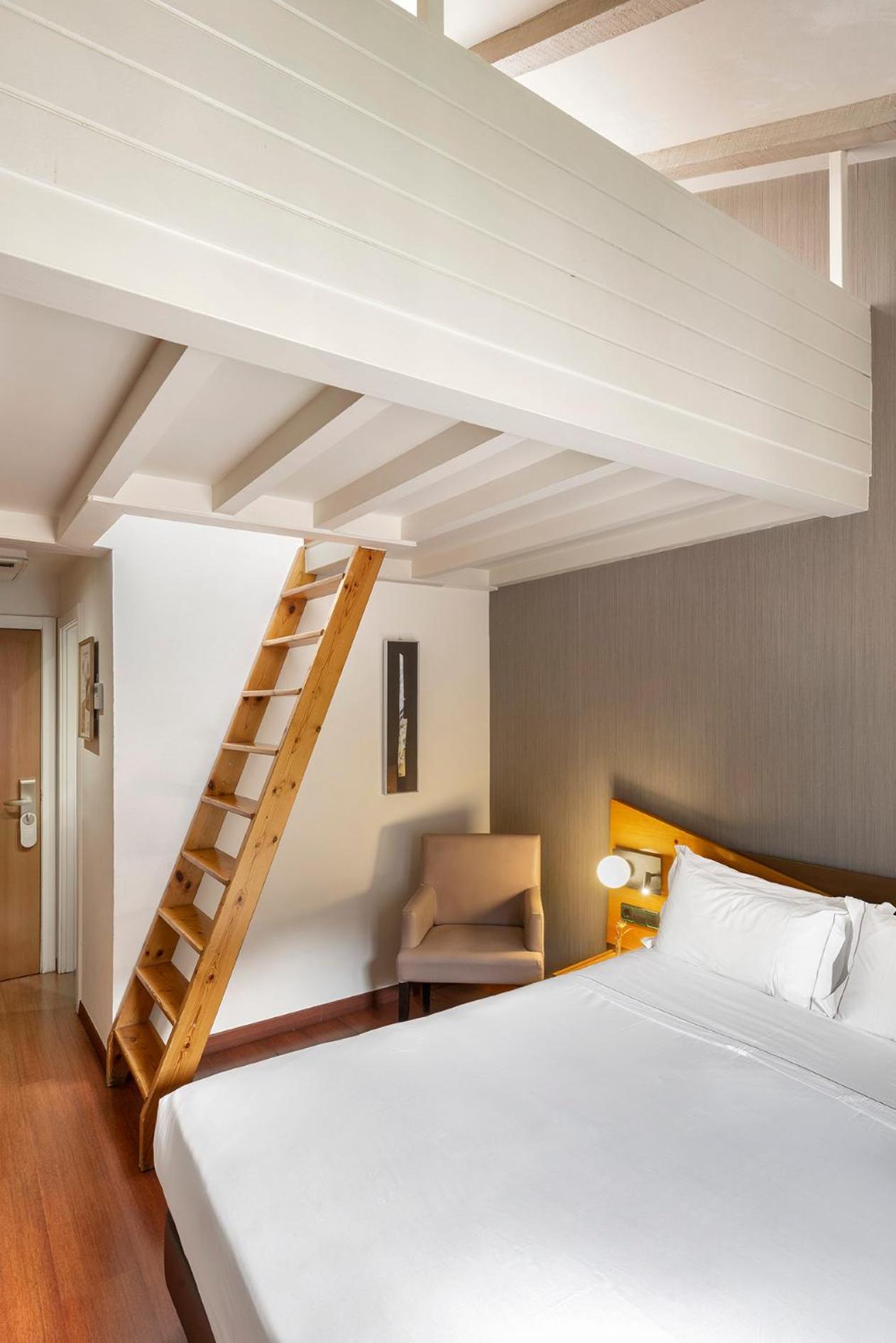 De L'isard Hotel