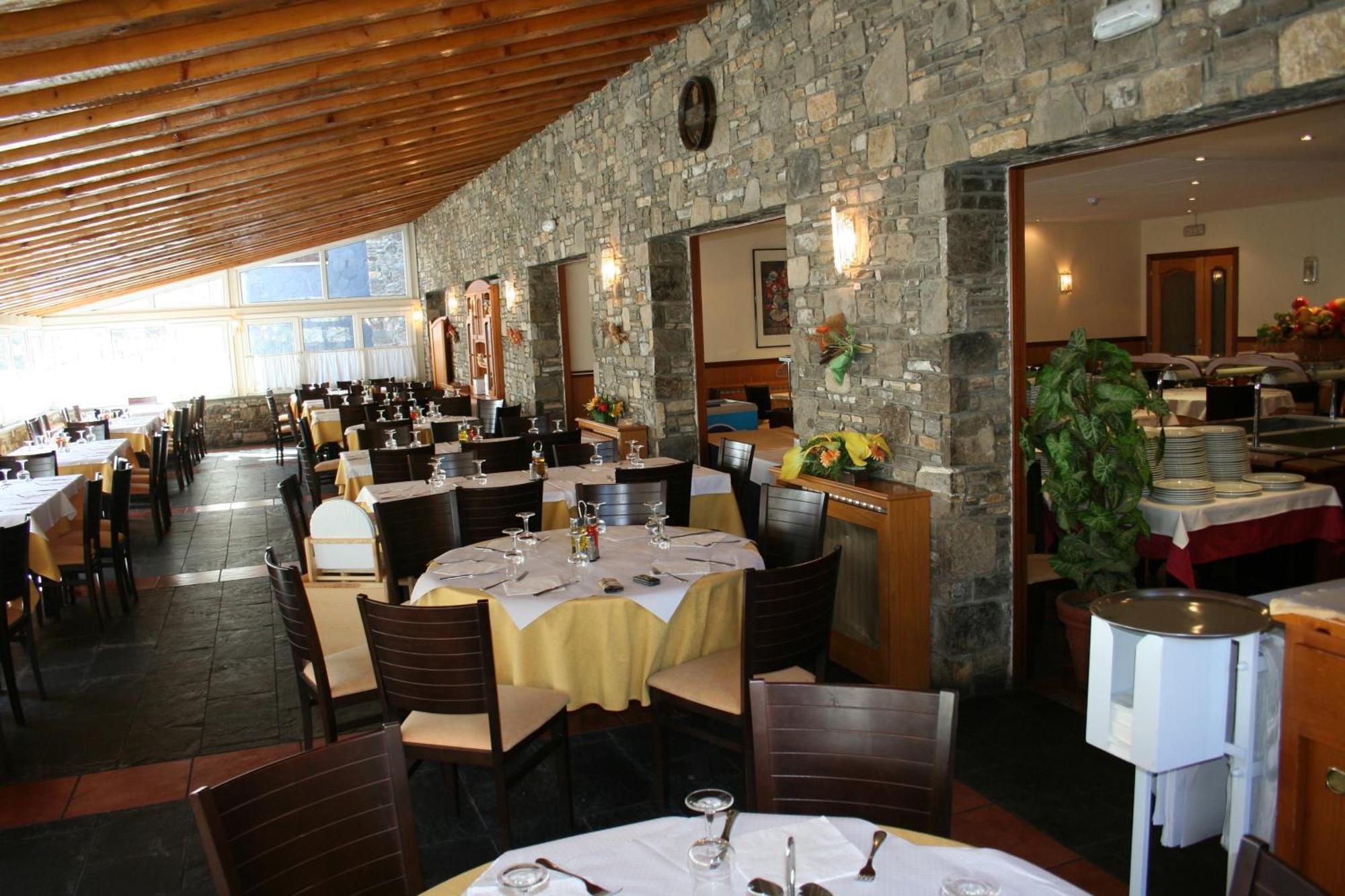 Somriu Vall Hotel 3*