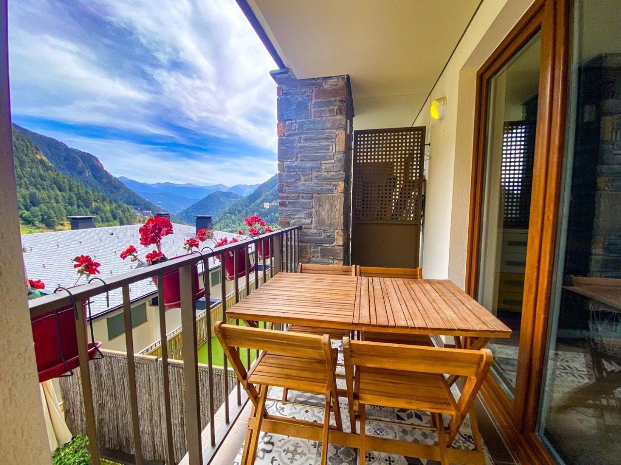 Apartment Terraza Con Increibles Vistas Para 6 Adultos Y 2 Extra Nino - 3 Habitaciones - 2 Banos - Arinsal - Free Parking L By Bonesvacances Arinsal