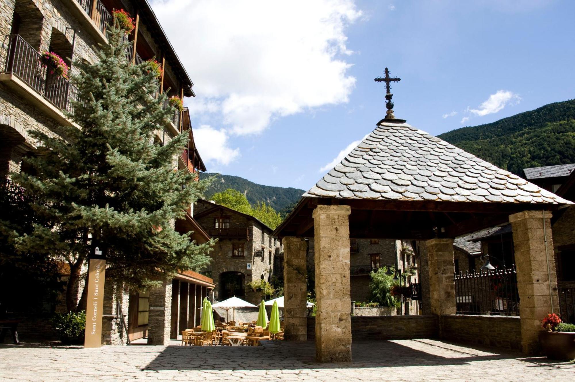 Hotel Santa Barbara De La Vall D'ordino 3*