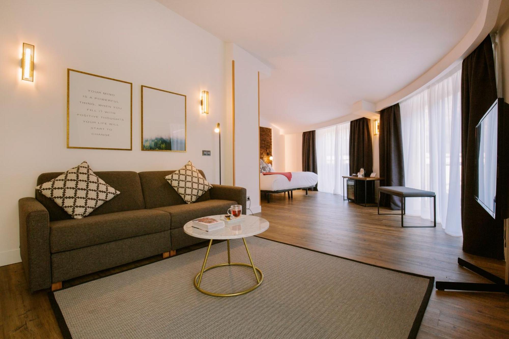 Hotel Yomo Centric 4*