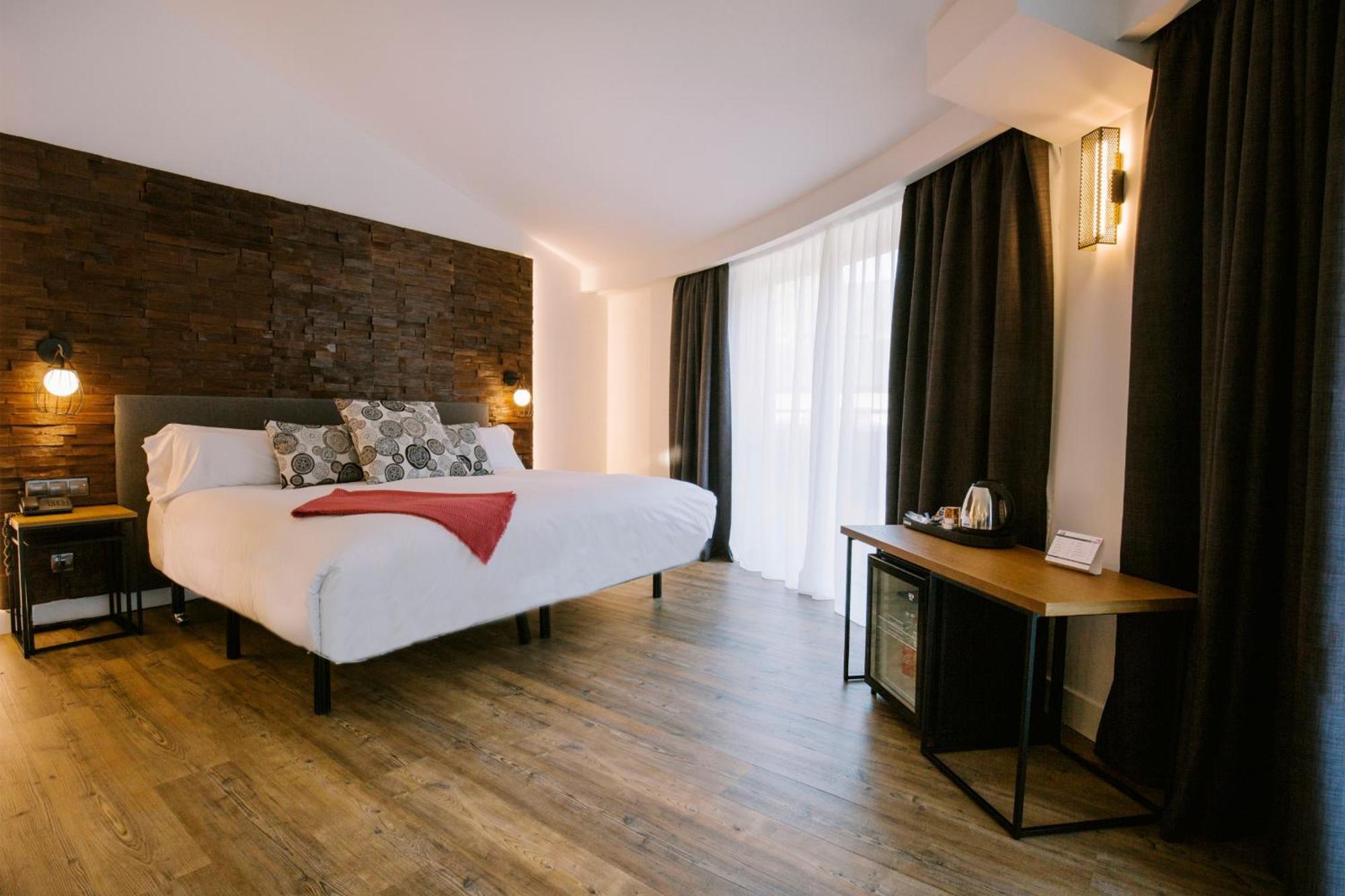 Yomo Centric Hotel 4*