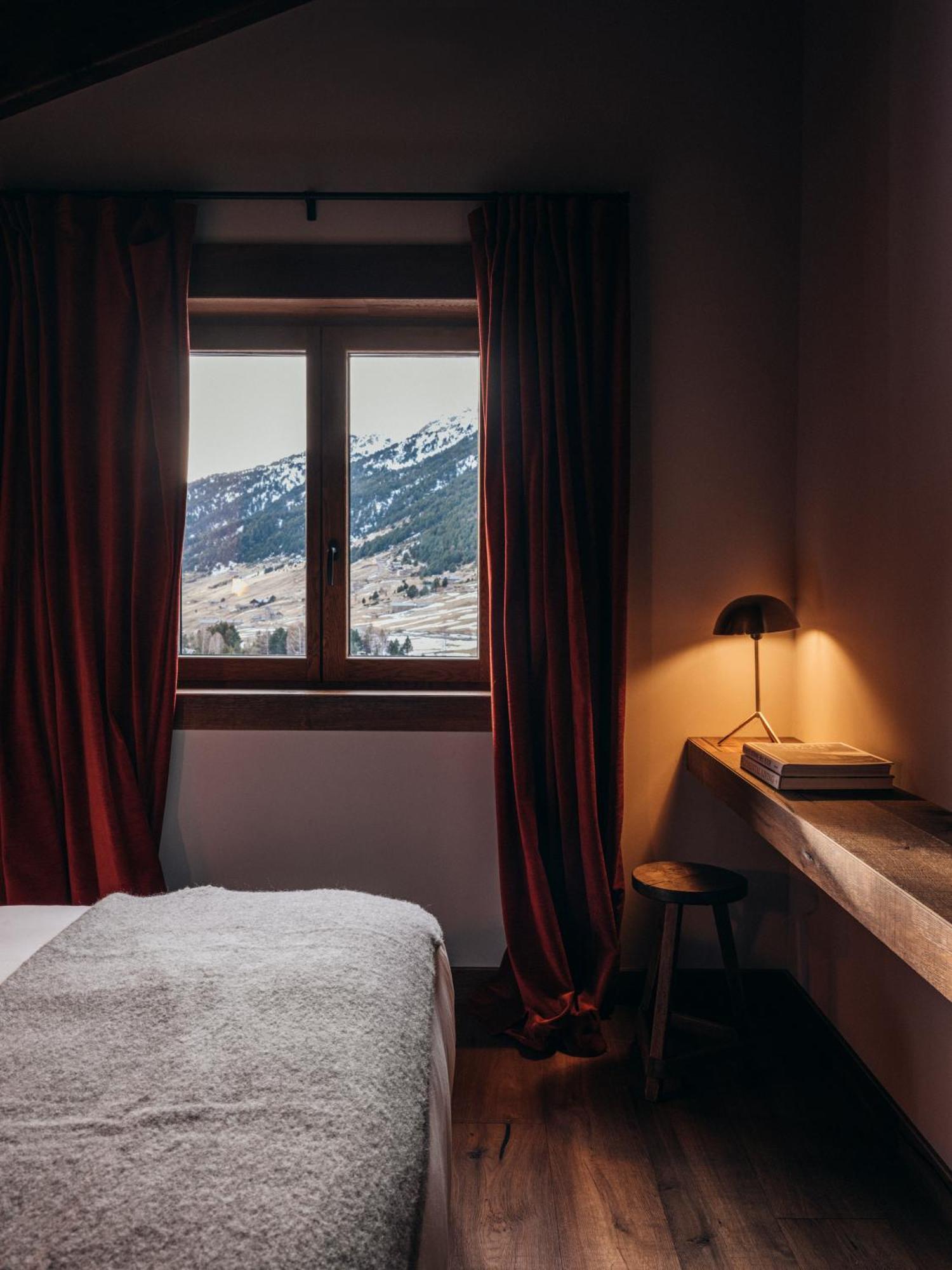 L'ovella Negra Mountain Hotel 3*