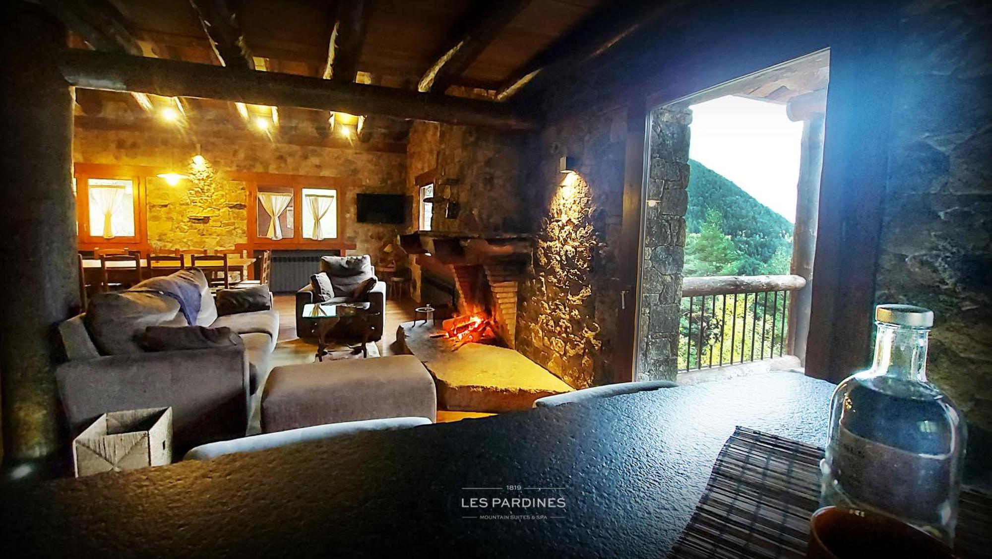 Les Pardines 1819 Mountain & Hotel 4*