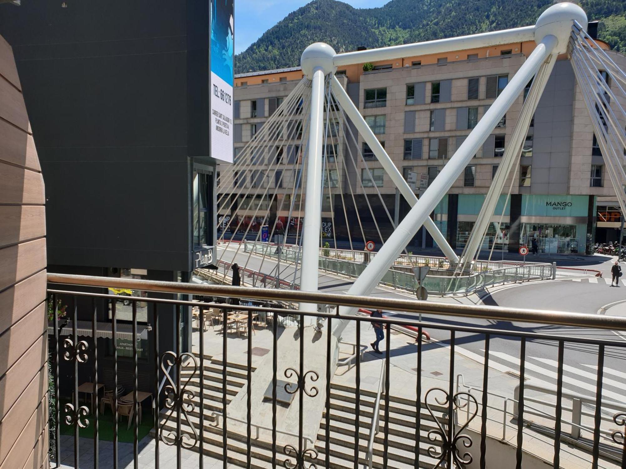 Apartamento Centrico Loft En Andorra Capital Con Parking *